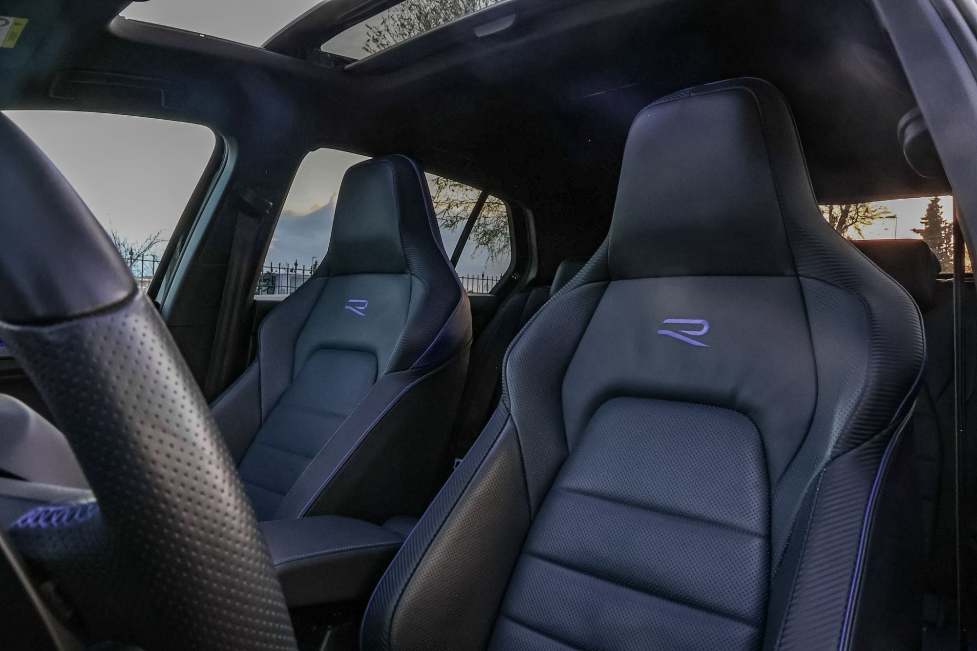 VOLKSWAGEN GOLF 8.5 R