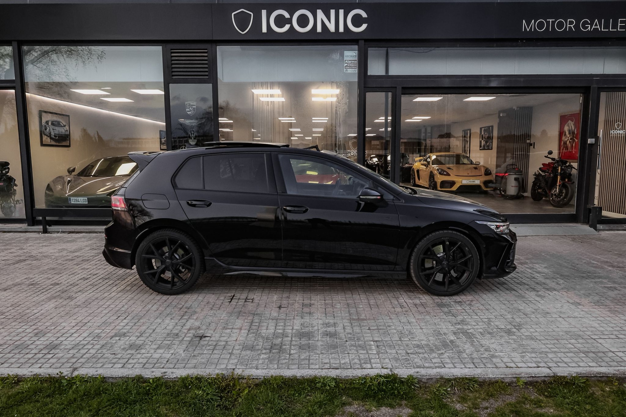 VOLKSWAGEN GOLF 8.5 R