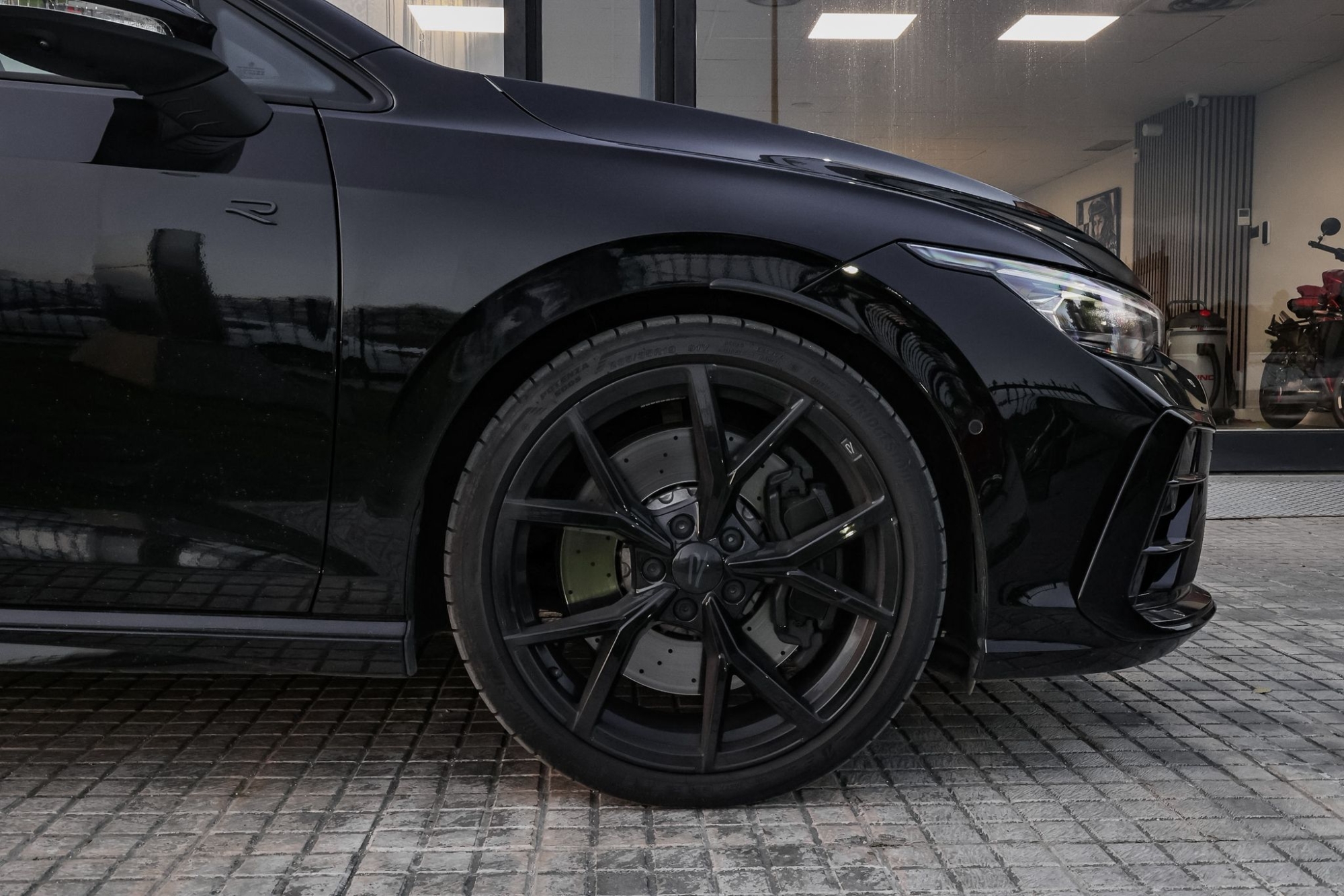 VOLKSWAGEN GOLF 8.5 R