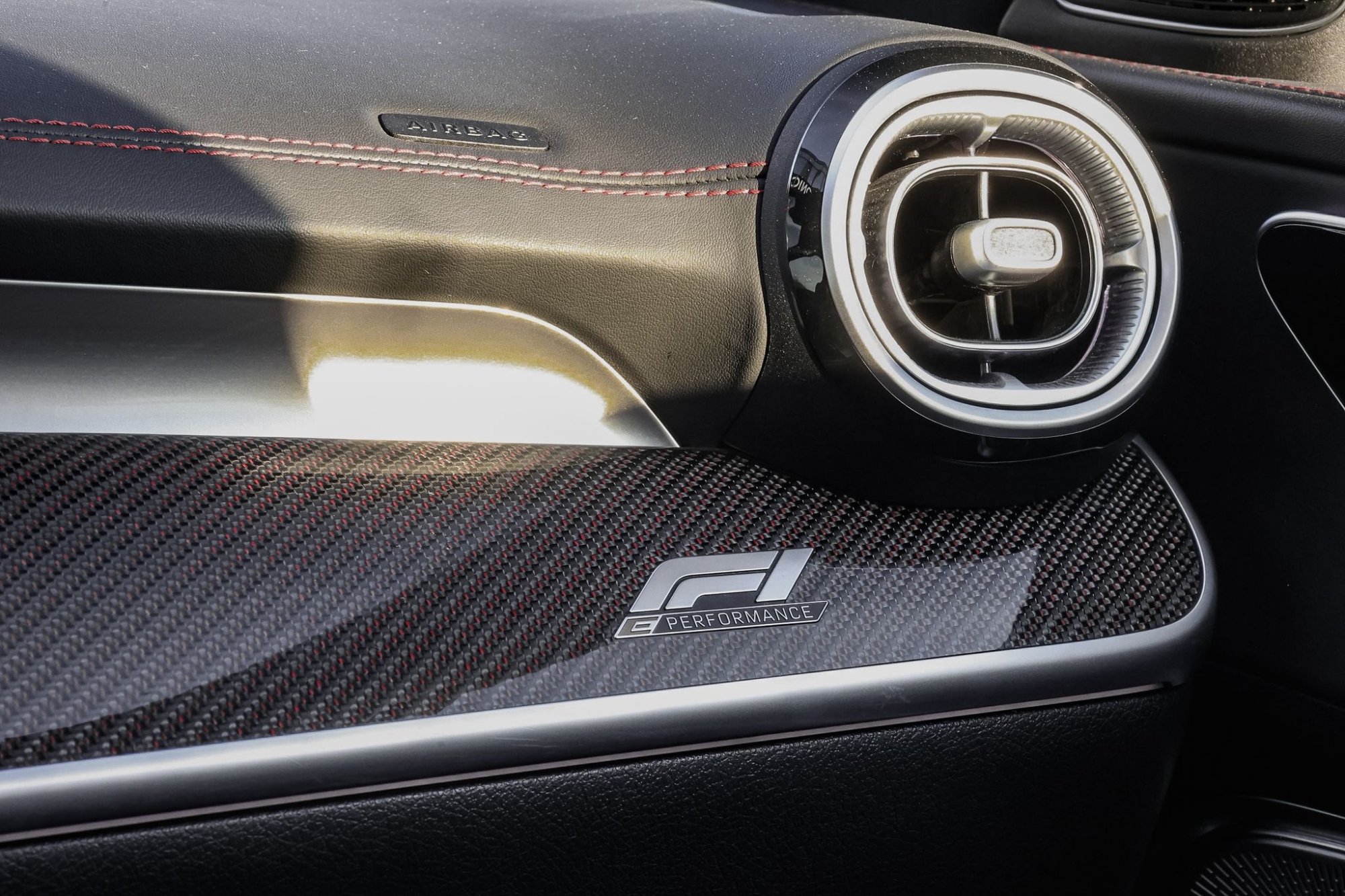 MERCEDES-BENZ AMG C63 S E PERFORMANCE 4MATIC+ F1 EDITION 