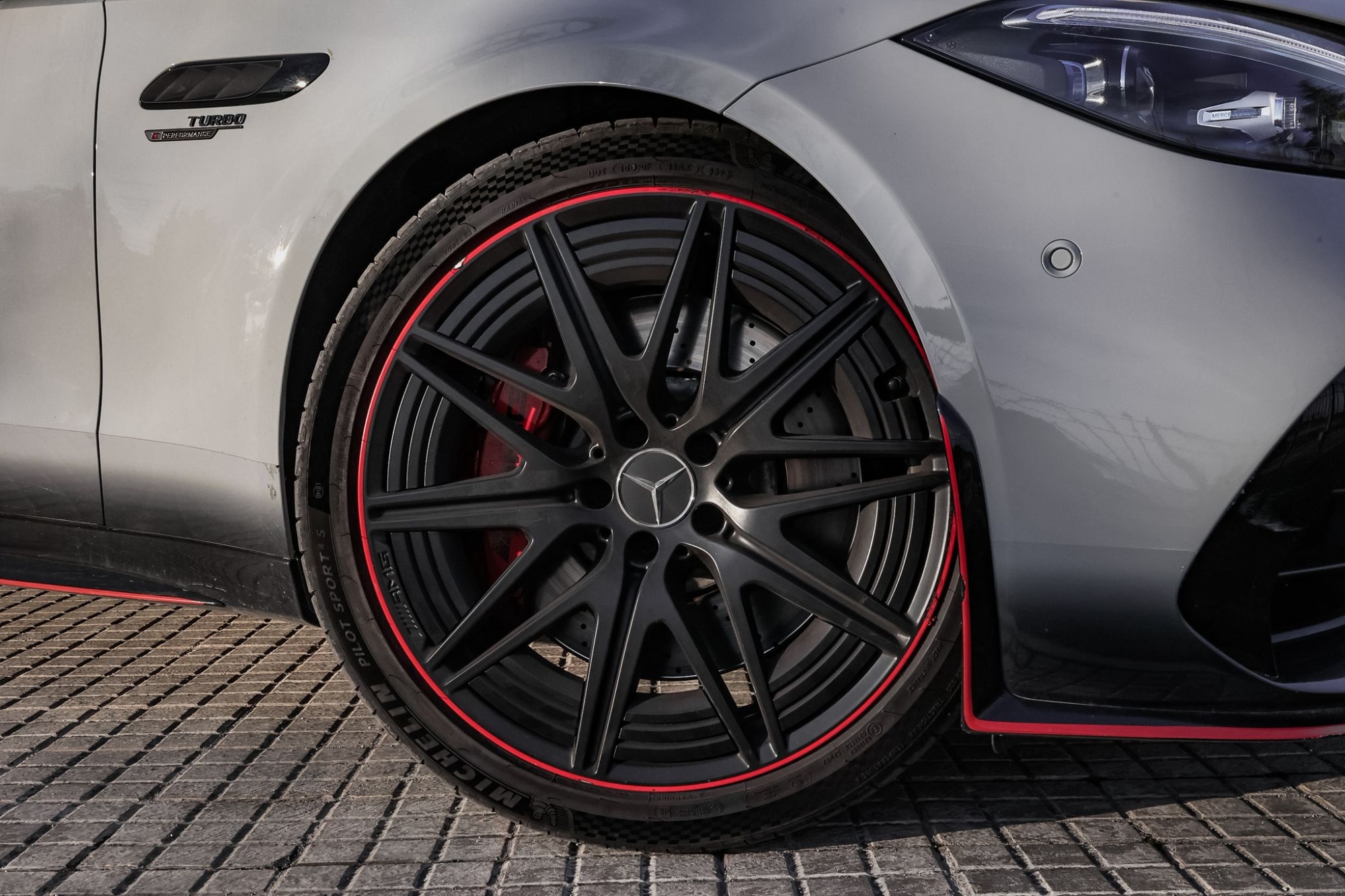 MERCEDES-BENZ AMG C63 S E PERFORMANCE 4MATIC+ F1 EDITION 