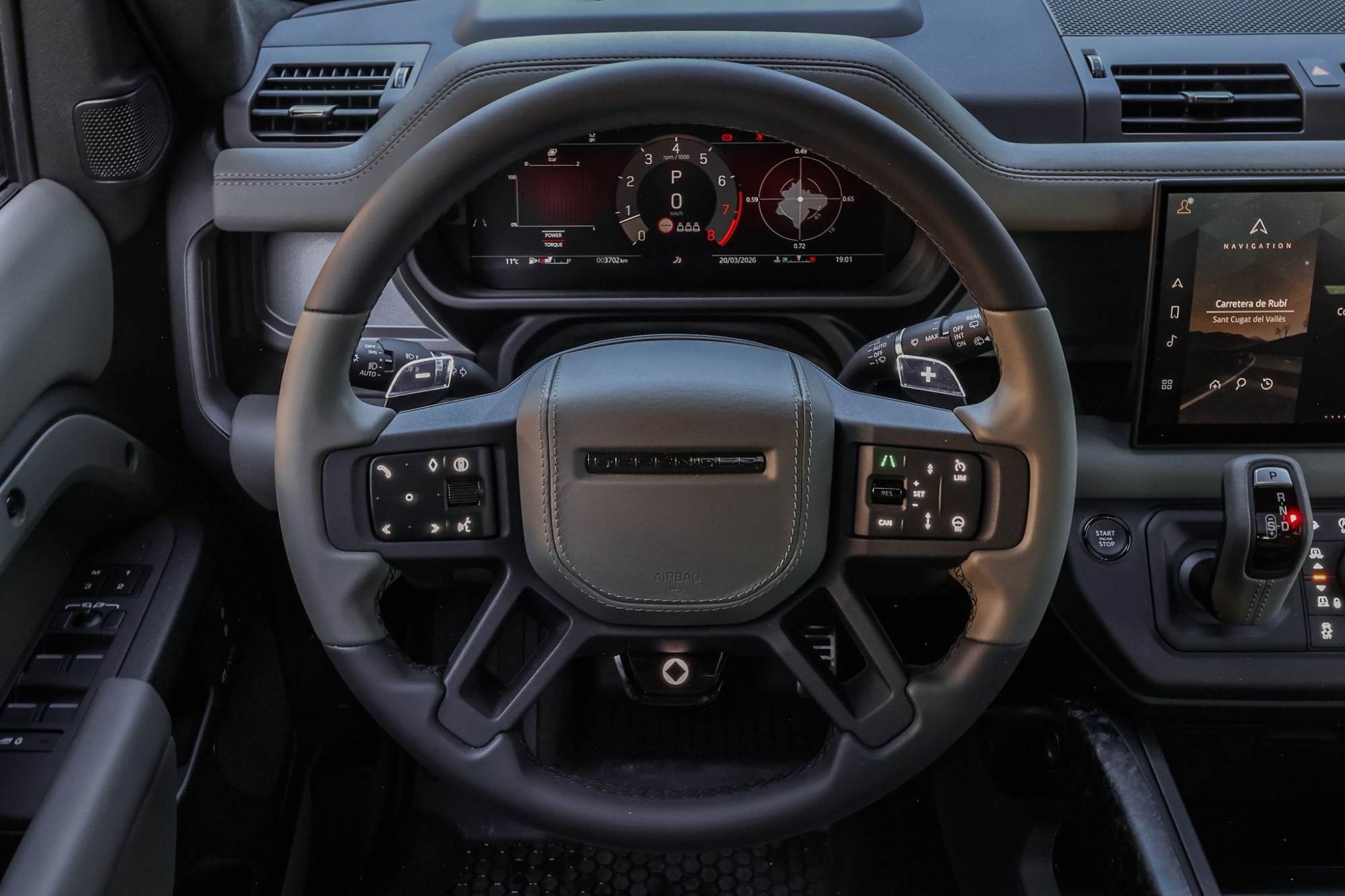 LAND ROVER DEFENDER OCTA EDITION ONE