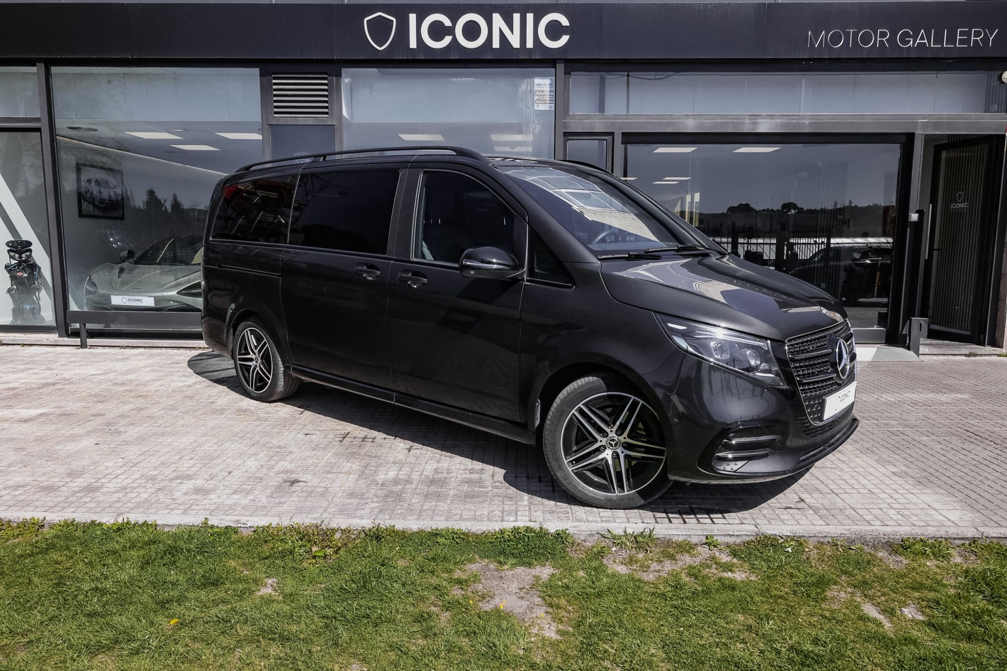 MERCEDES-BENZ CLASE V 300D AMG LINE 4MATIC