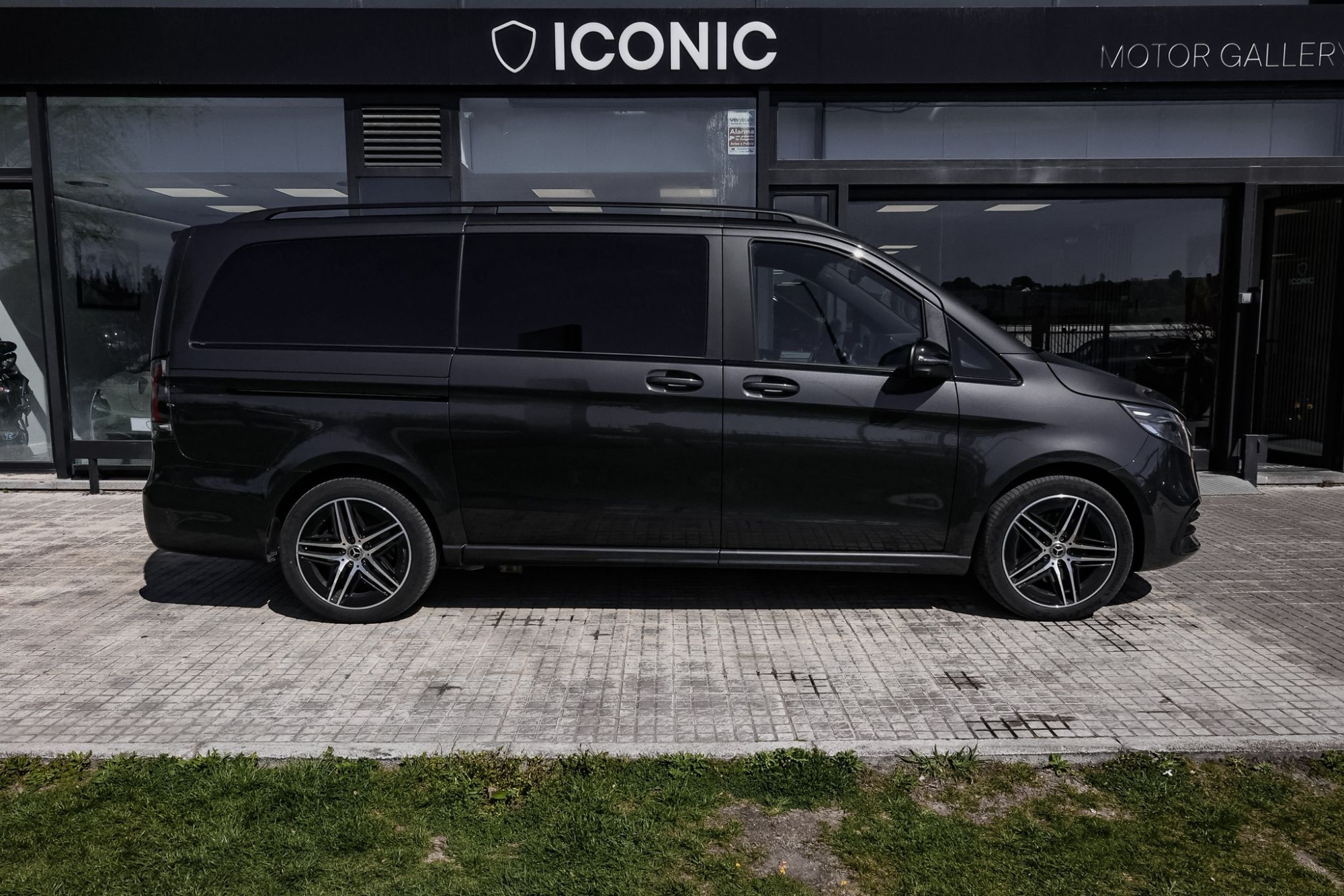 MERCEDES-BENZ CLASE V 300D AMG LINE 4MATIC