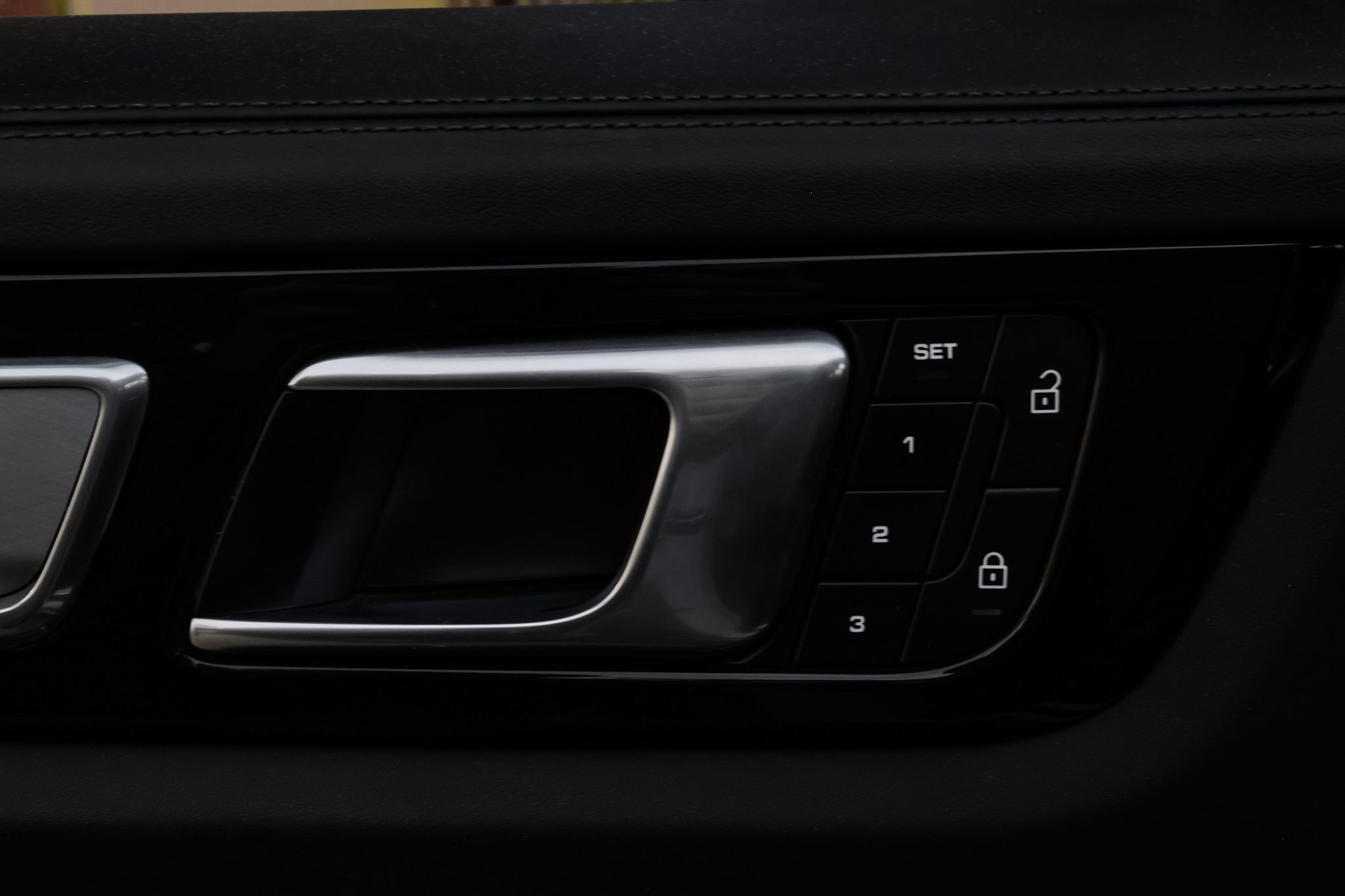 PORSCHE CAYENNE TURBO S E-HYBRID