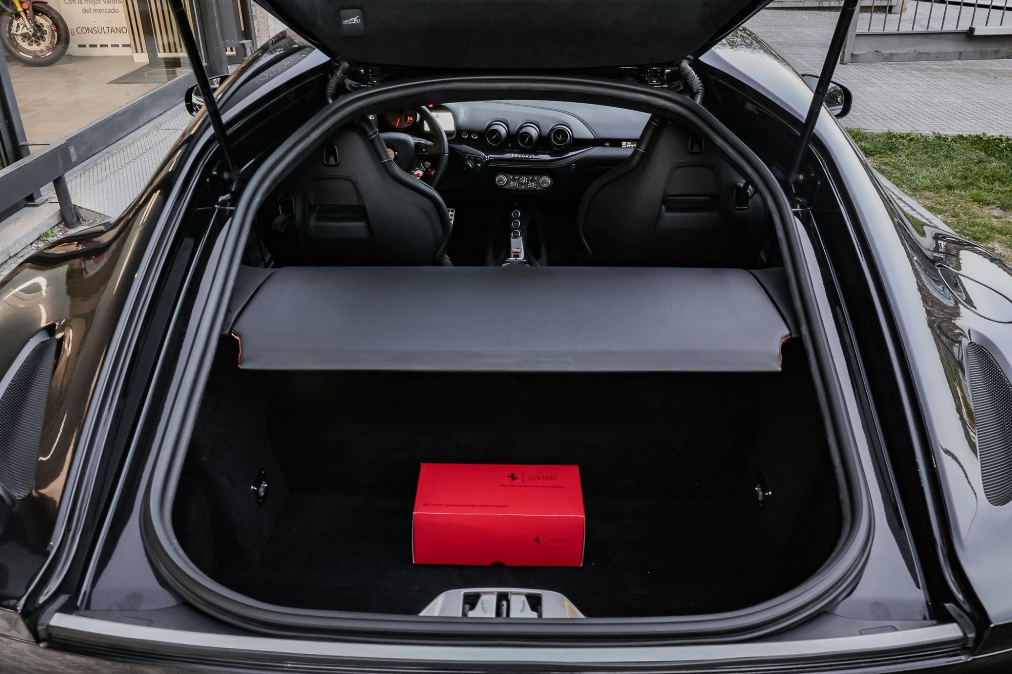 FERRARI F12 BERLINETTA