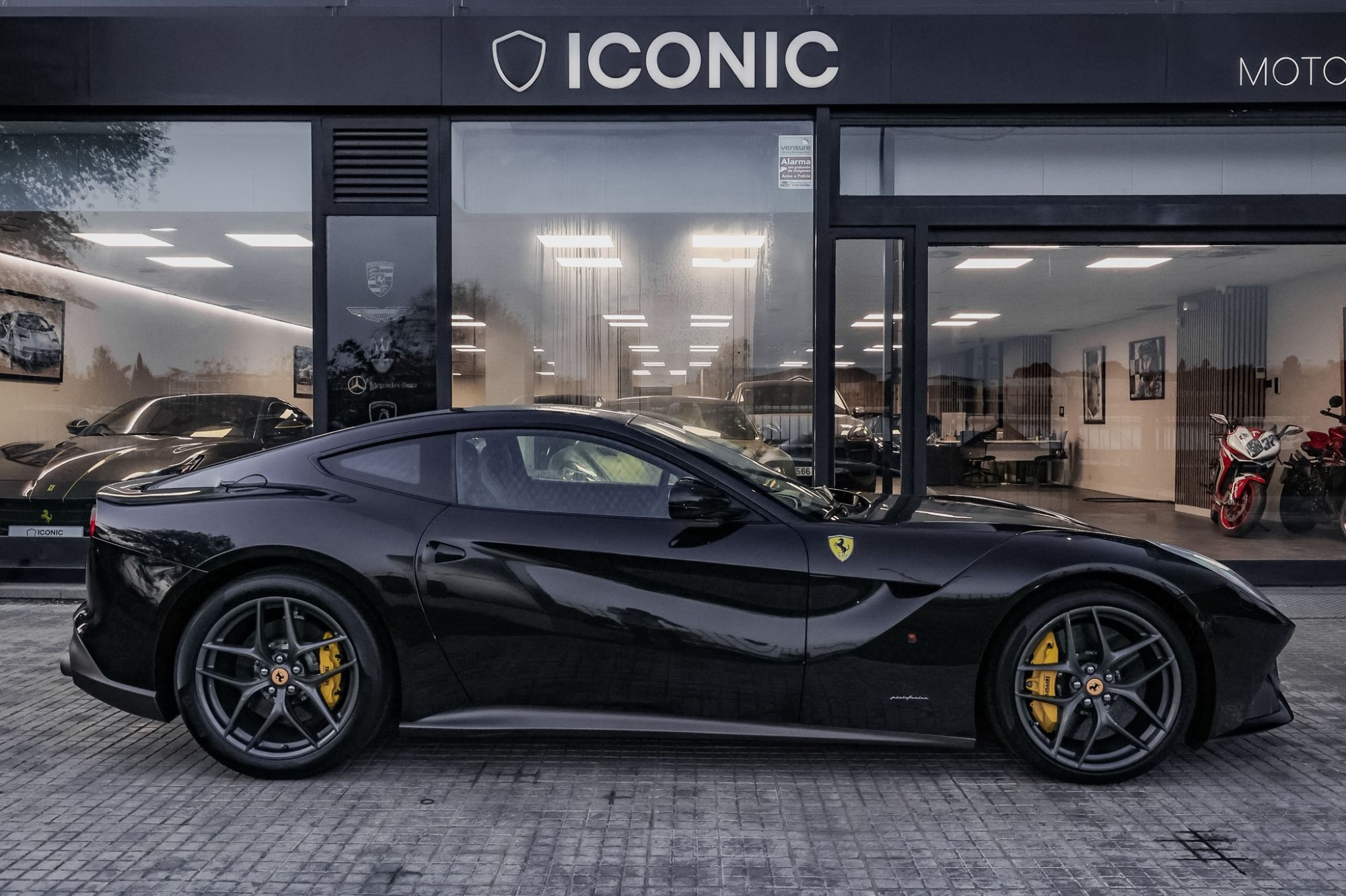 FERRARI F12 BERLINETTA