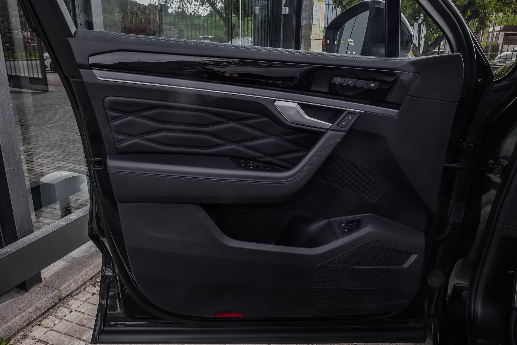 VOLKSWAGEN TOUAREG 3.0 TSI V6 RLINE 4MOTION HIBRYD