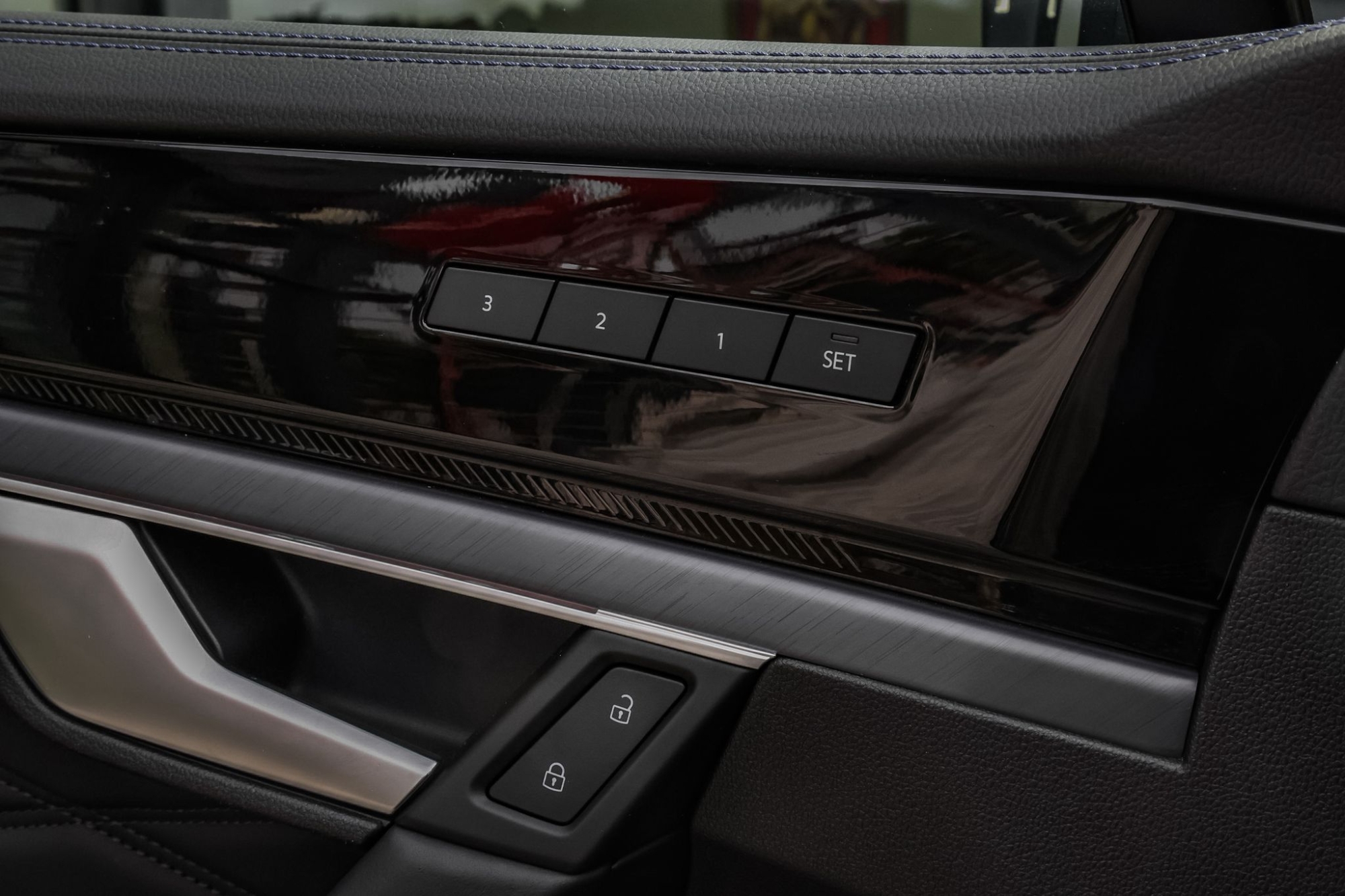 VOLKSWAGEN TOUAREG 3.0 TSI V6 RLINE 4MOTION HIBRYD