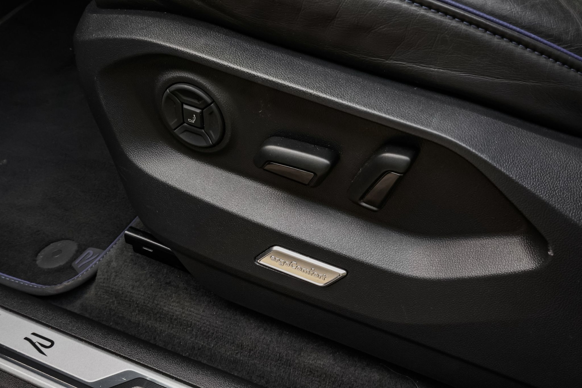 VOLKSWAGEN TOUAREG 3.0 TSI V6 RLINE 4MOTION HIBRYD