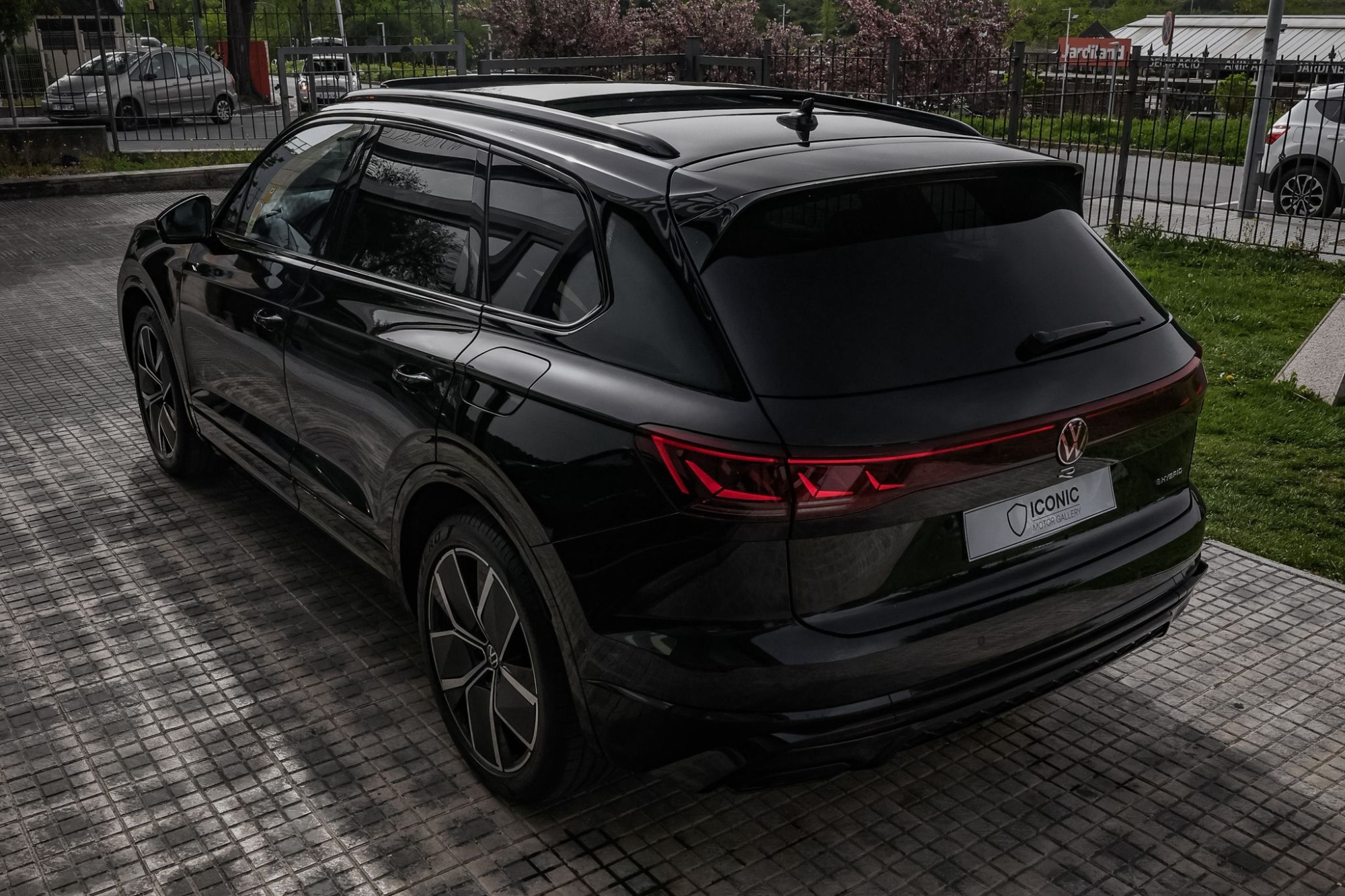 VOLKSWAGEN TOUAREG 3.0 TSI V6 RLINE 4MOTION HIBRYD