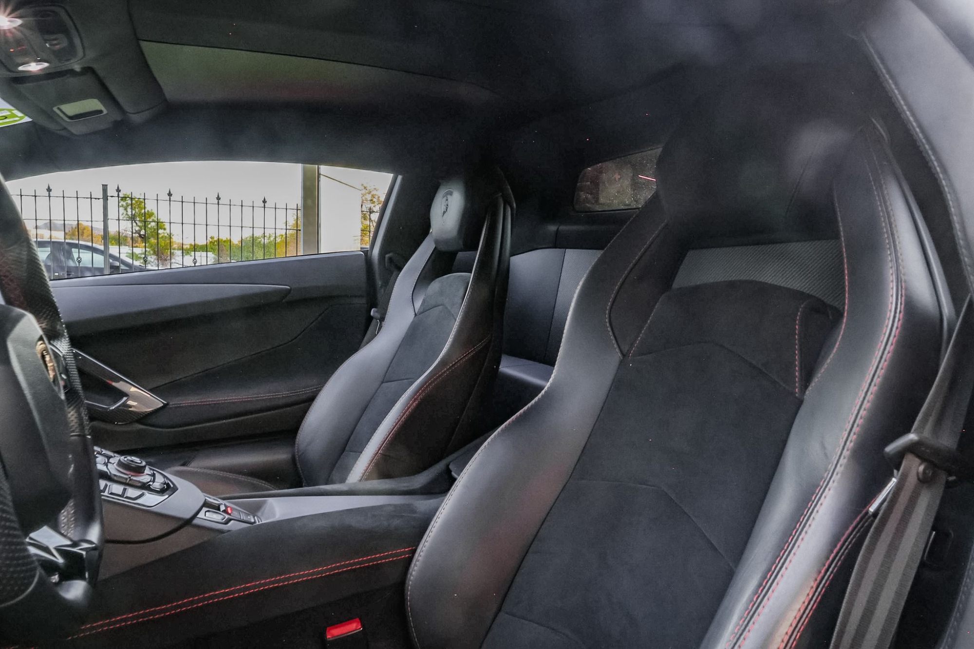 LAMBORGHINI AVENTADOR S