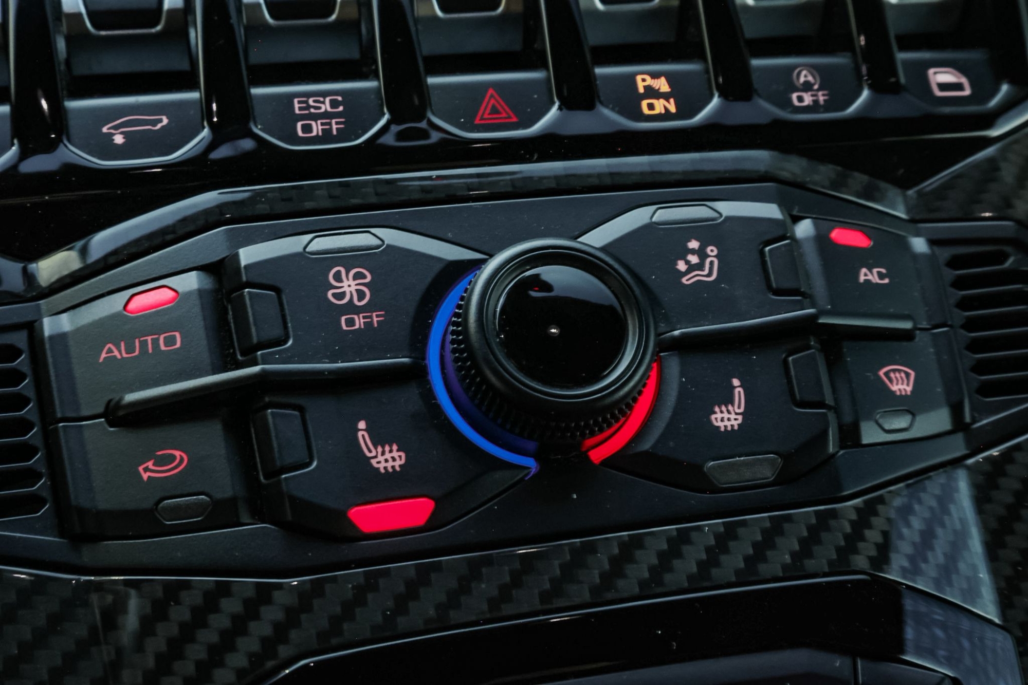 LAMBORGHINI AVENTADOR S