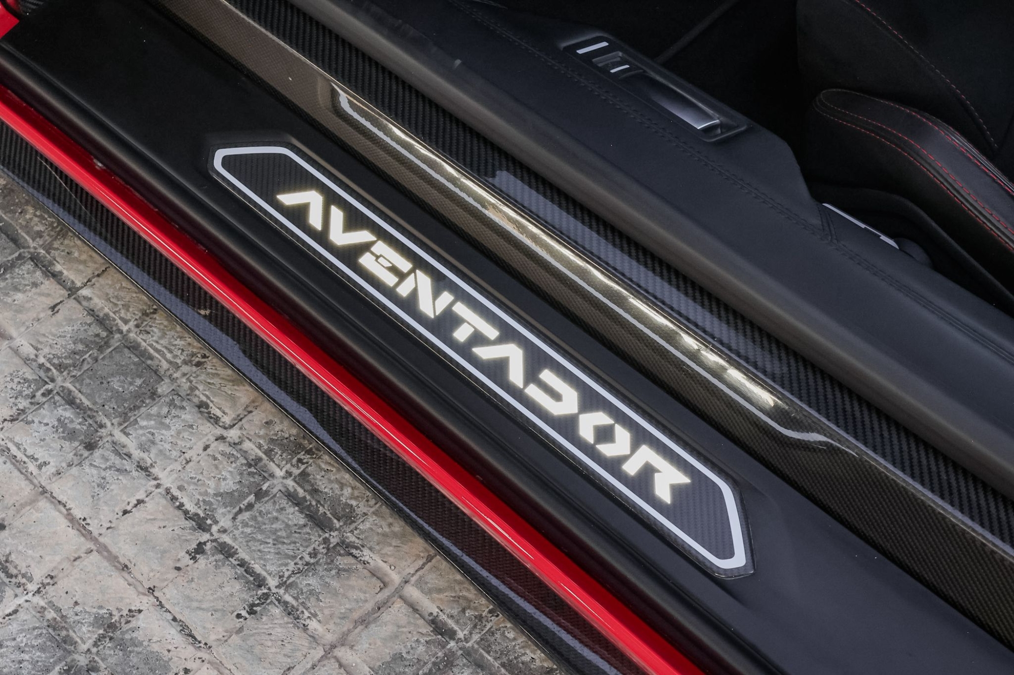 LAMBORGHINI AVENTADOR S