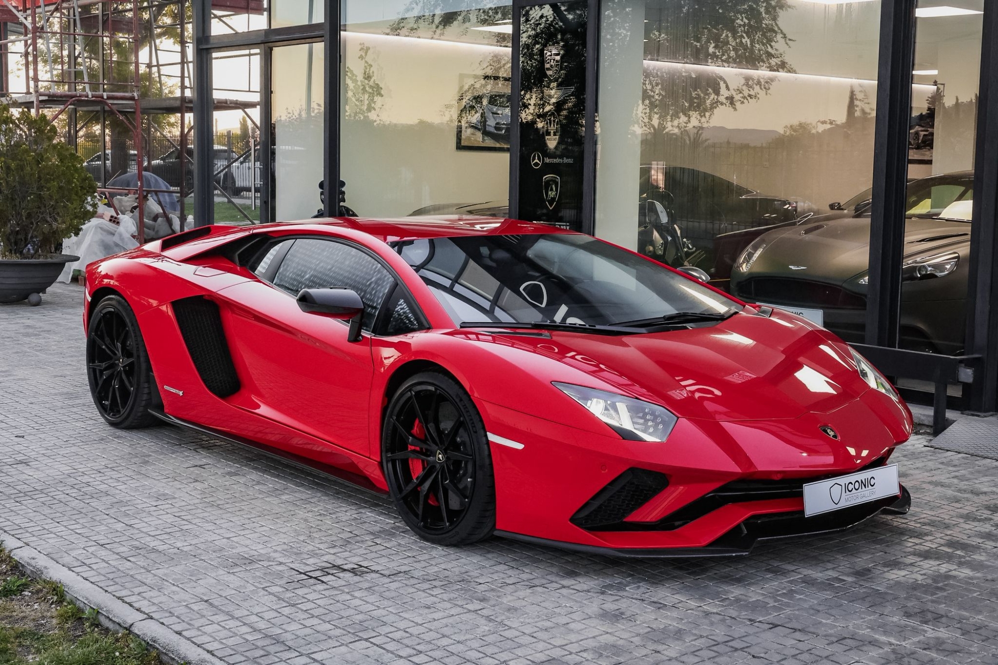 LAMBORGHINI AVENTADOR S