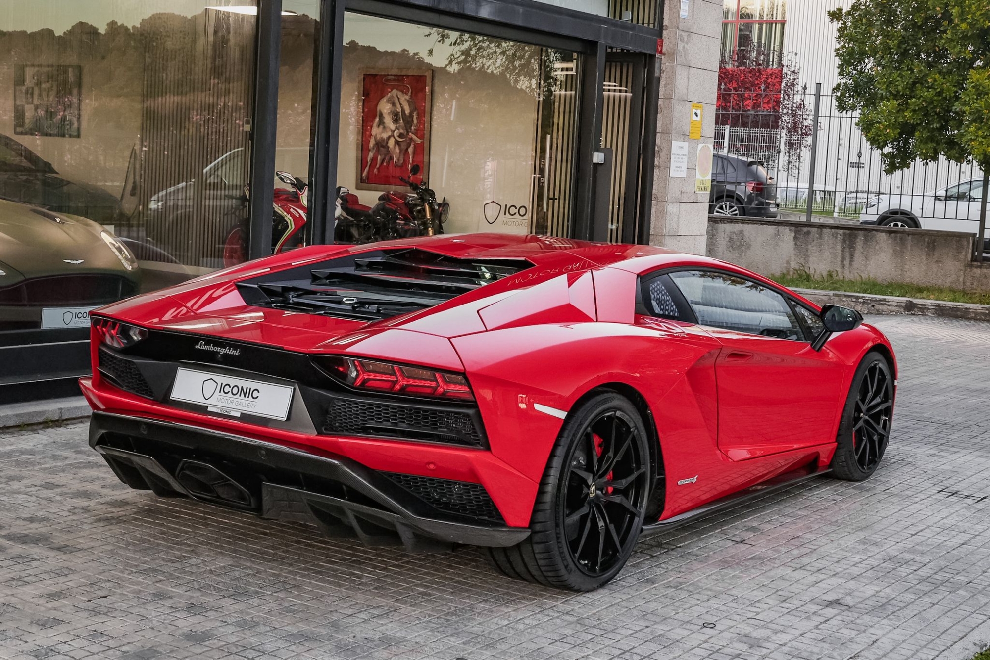 LAMBORGHINI AVENTADOR S