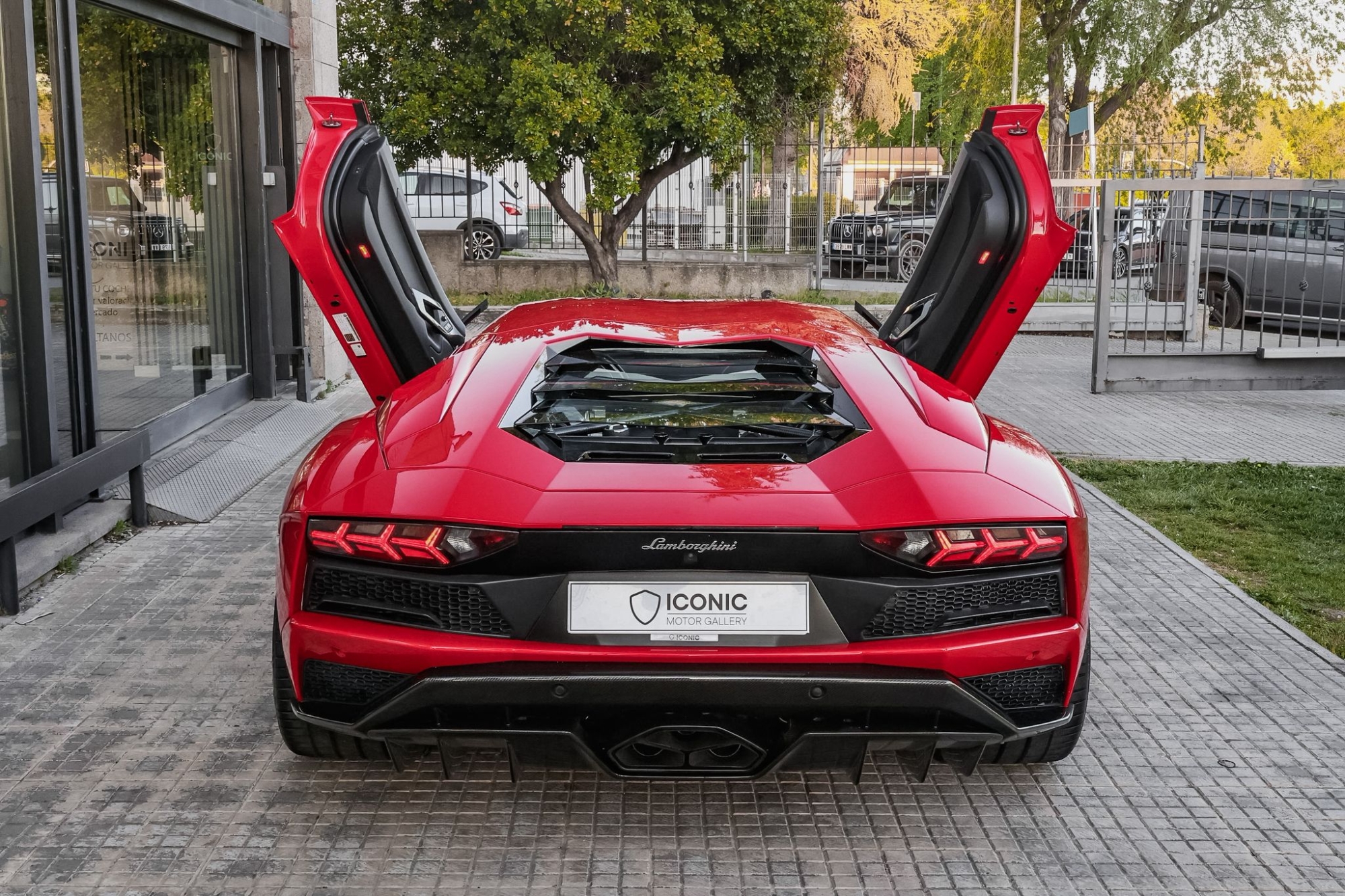 LAMBORGHINI AVENTADOR S