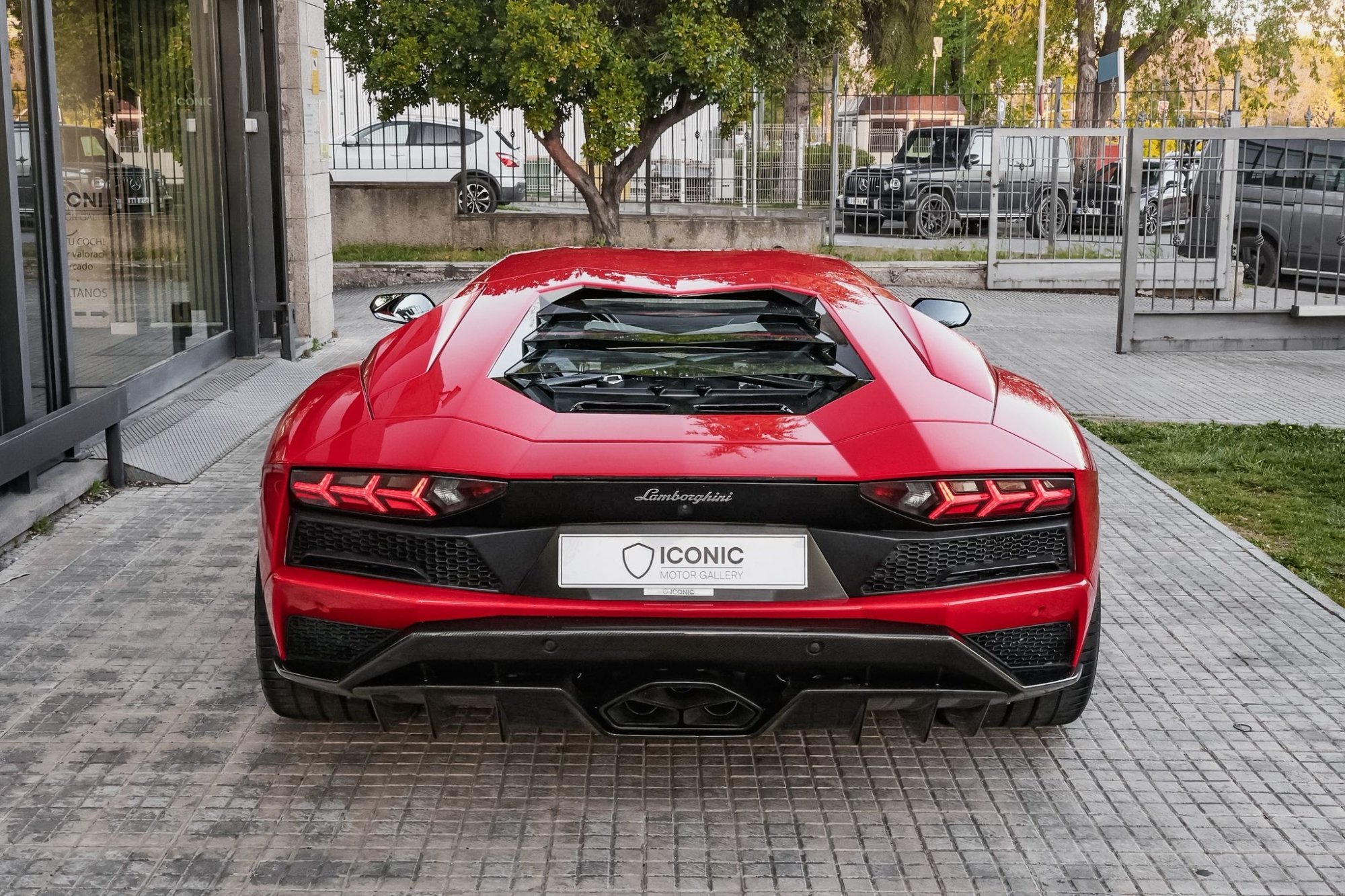 LAMBORGHINI AVENTADOR S