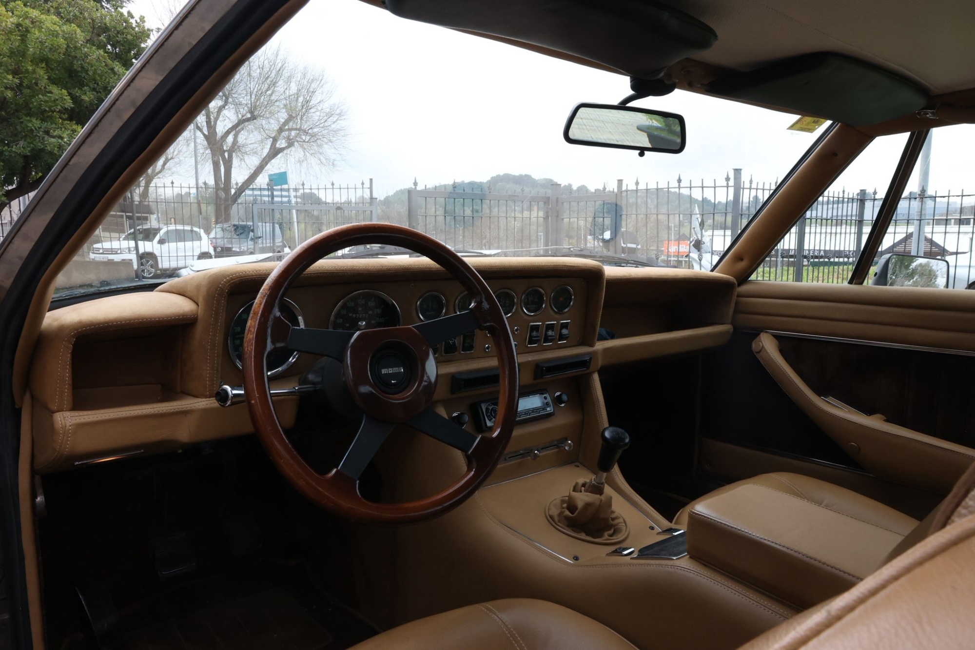 DE TOMASO LONGCHAMPS