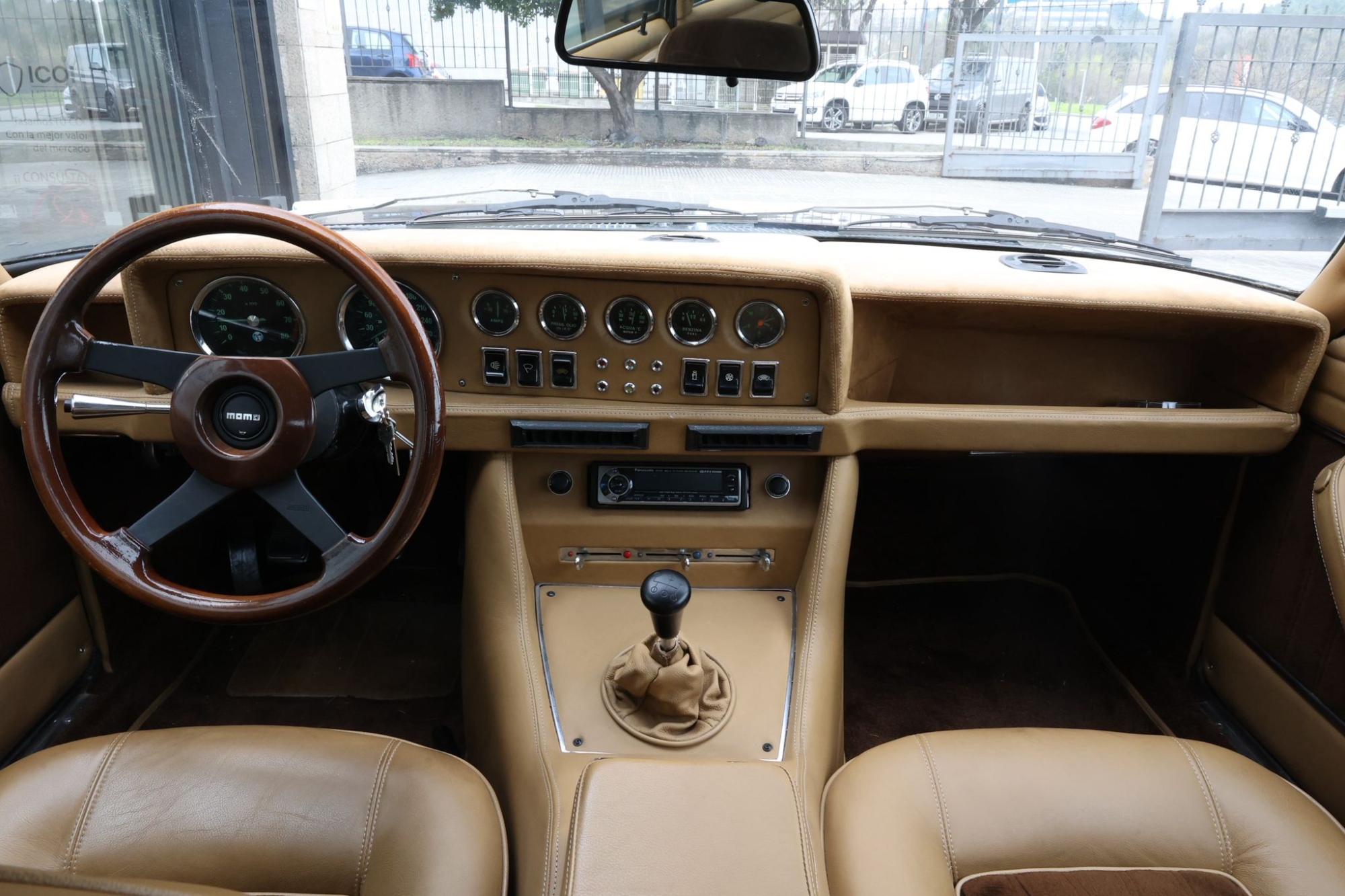 DE TOMASO LONGCHAMPS