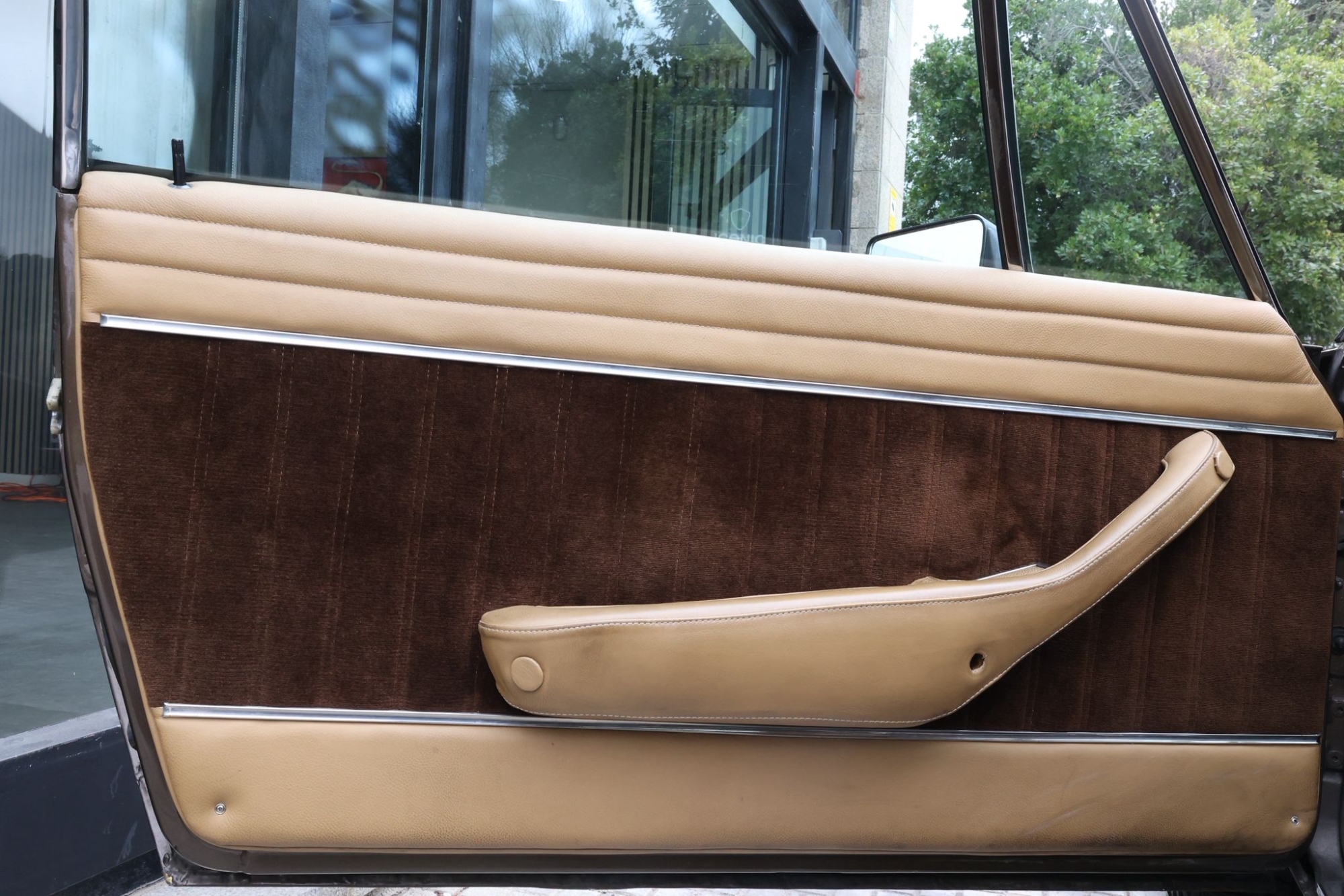 DE TOMASO LONGCHAMPS