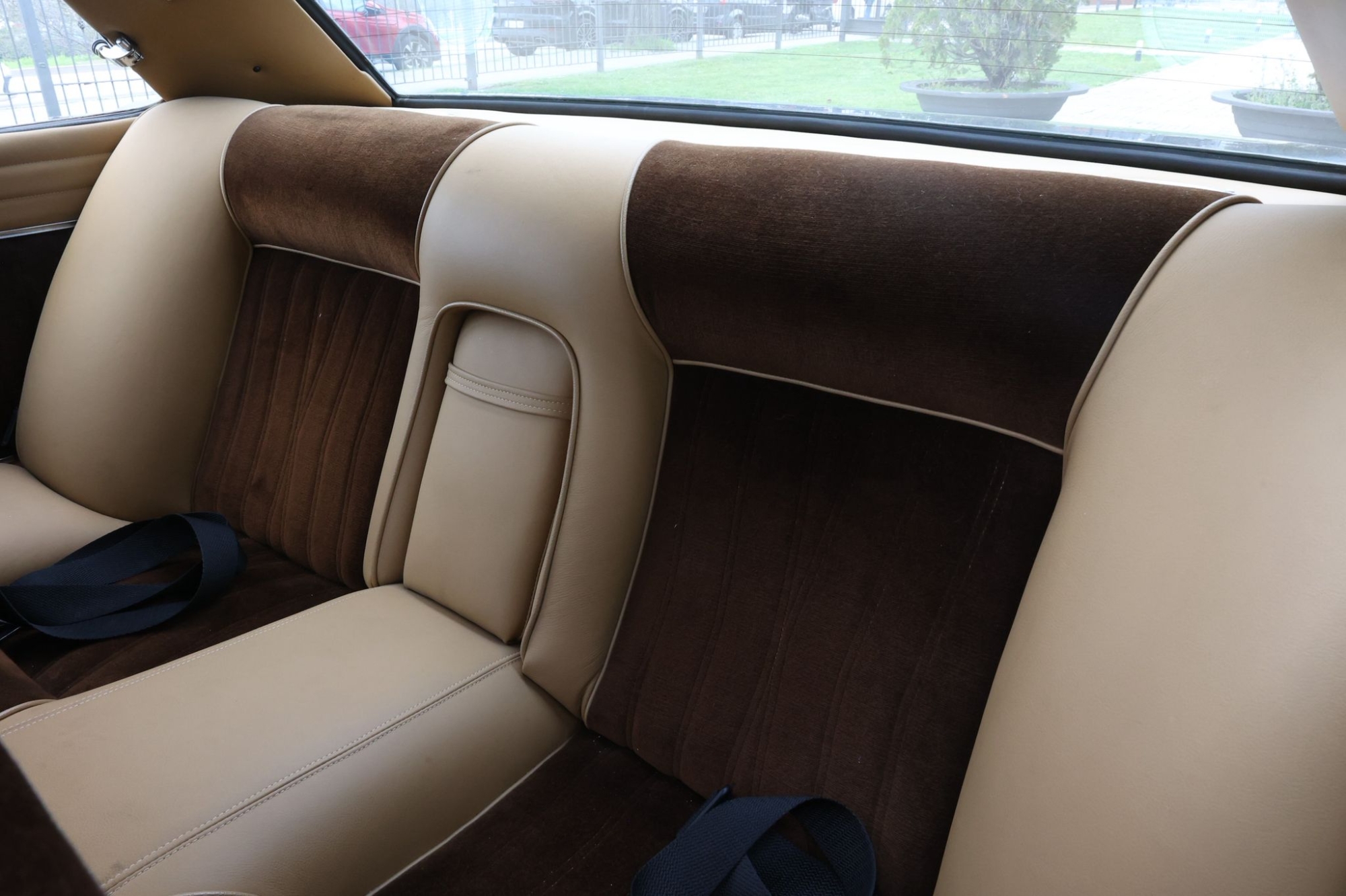 DE TOMASO LONGCHAMPS