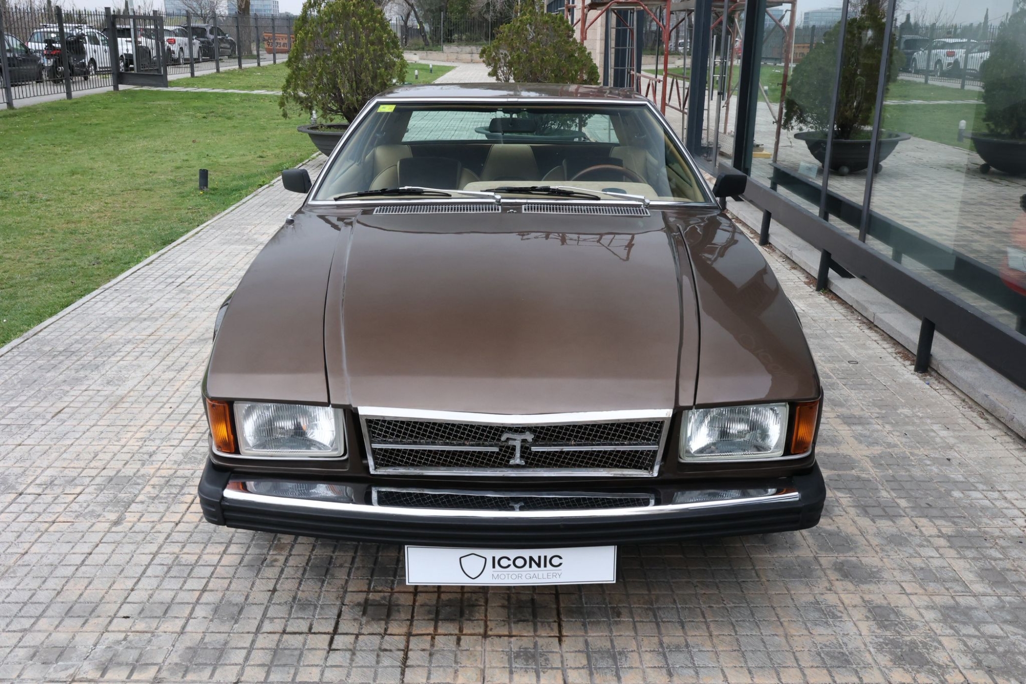 DE TOMASO LONGCHAMPS