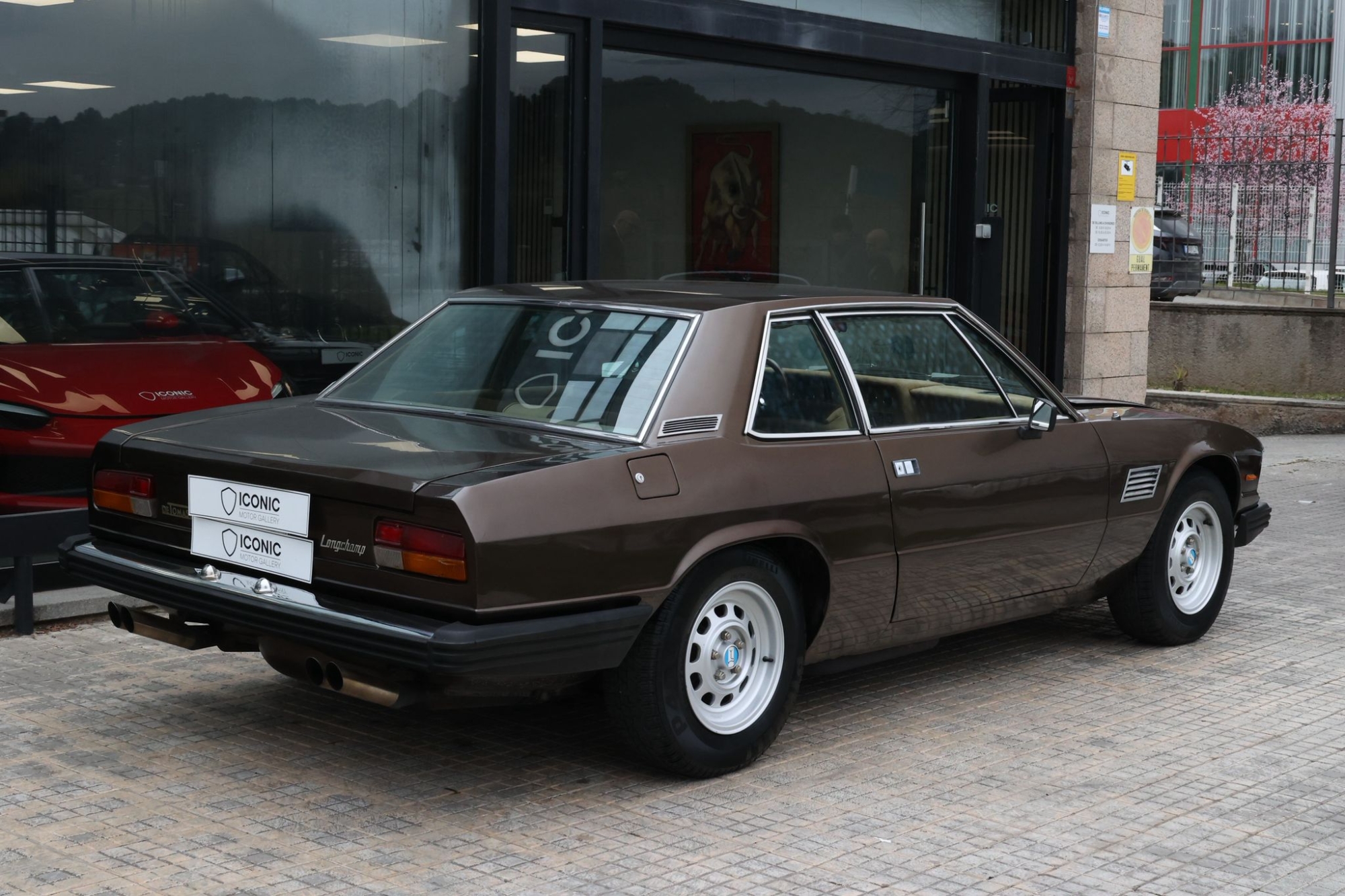 DE TOMASO LONGCHAMPS