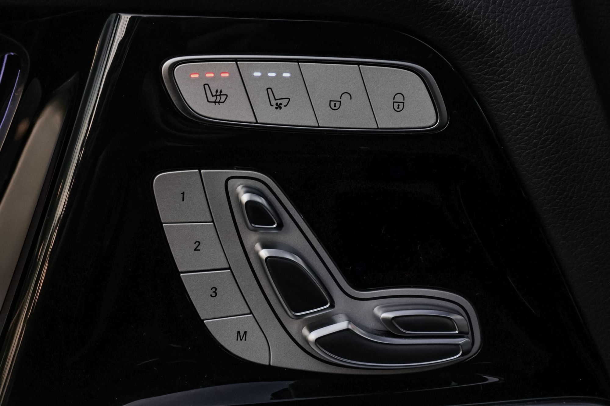 MERCEDES-BENZ G63 AMG