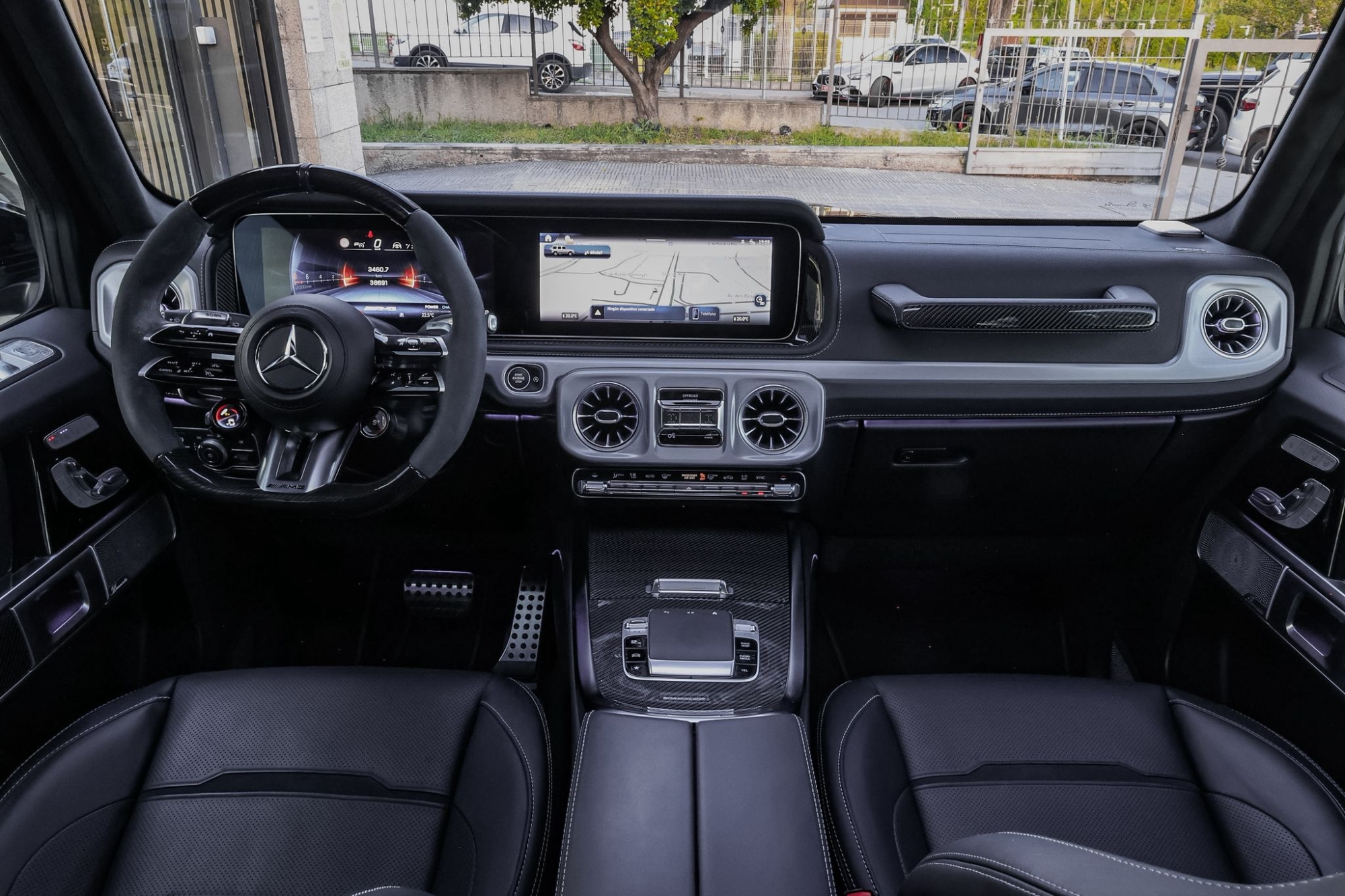 MERCEDES-BENZ G63 AMG