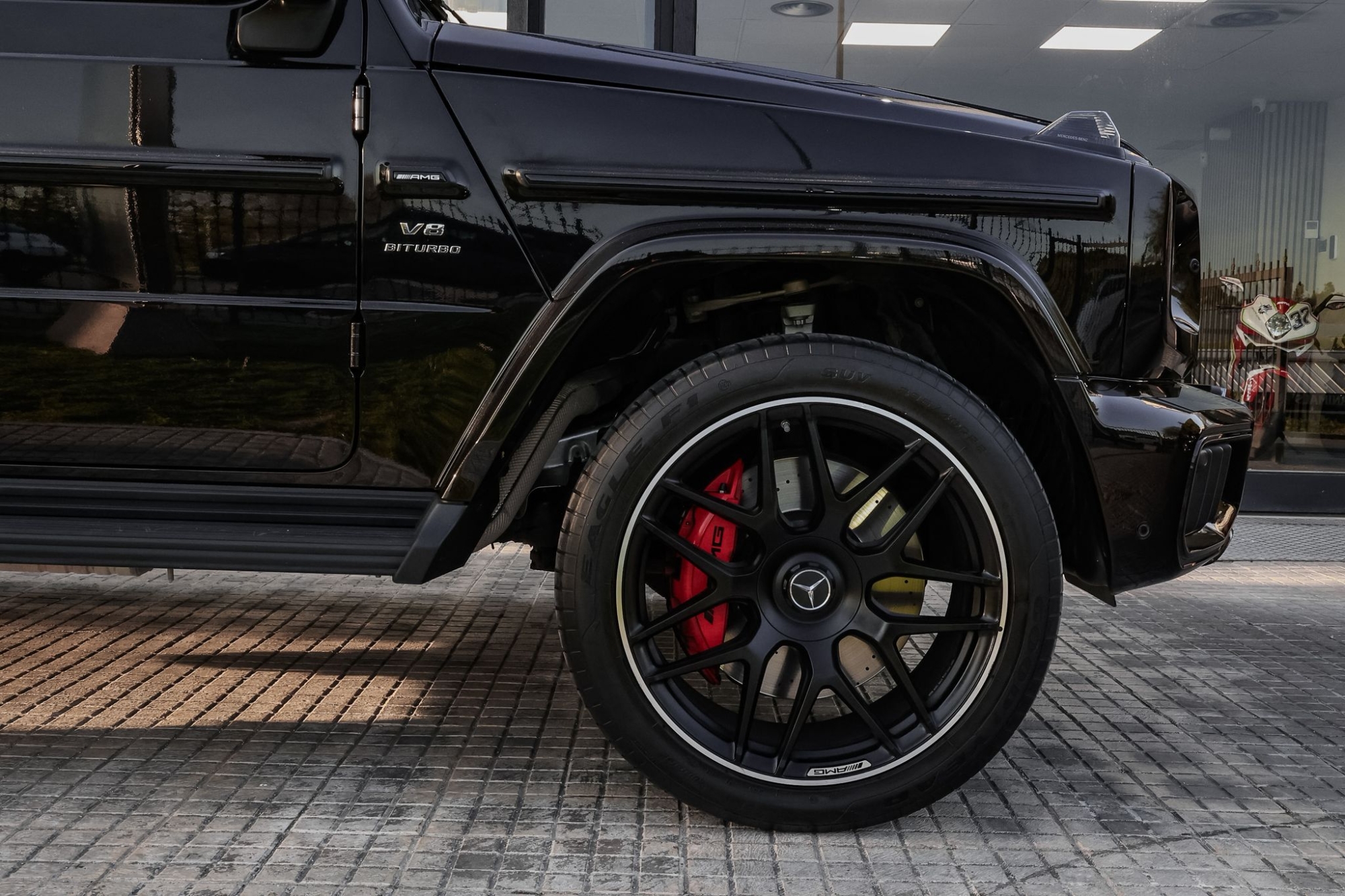 MERCEDES-BENZ G63 AMG