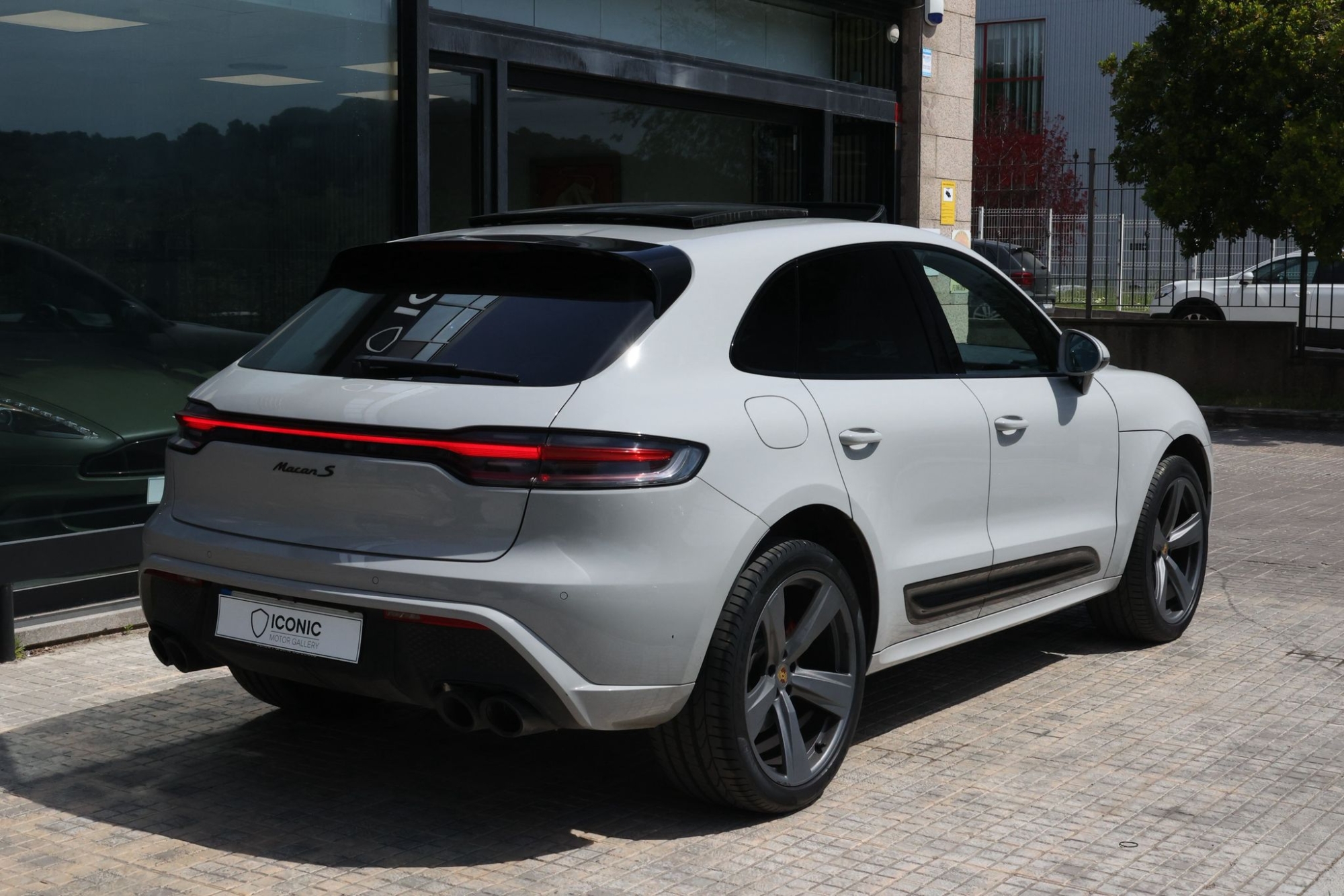PORSCHE MACAN S