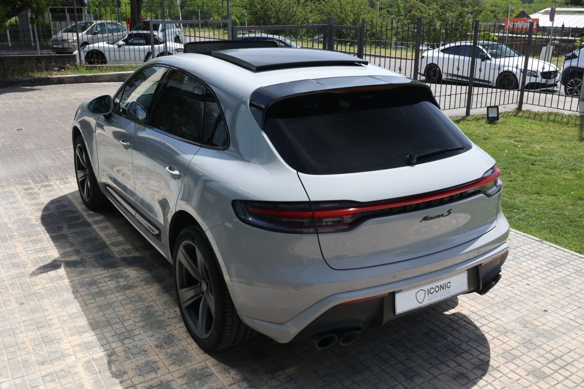 PORSCHE MACAN S