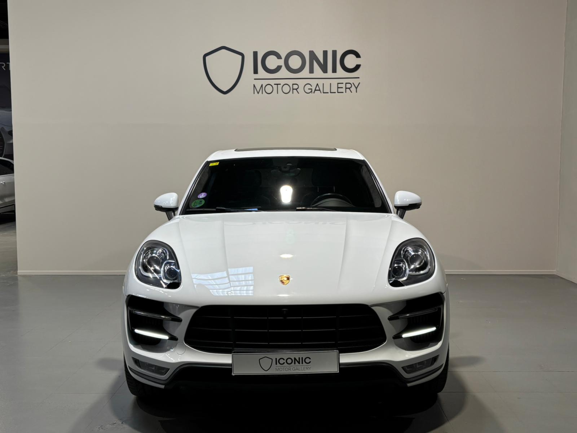 PORSCHE MACAN TURBO 