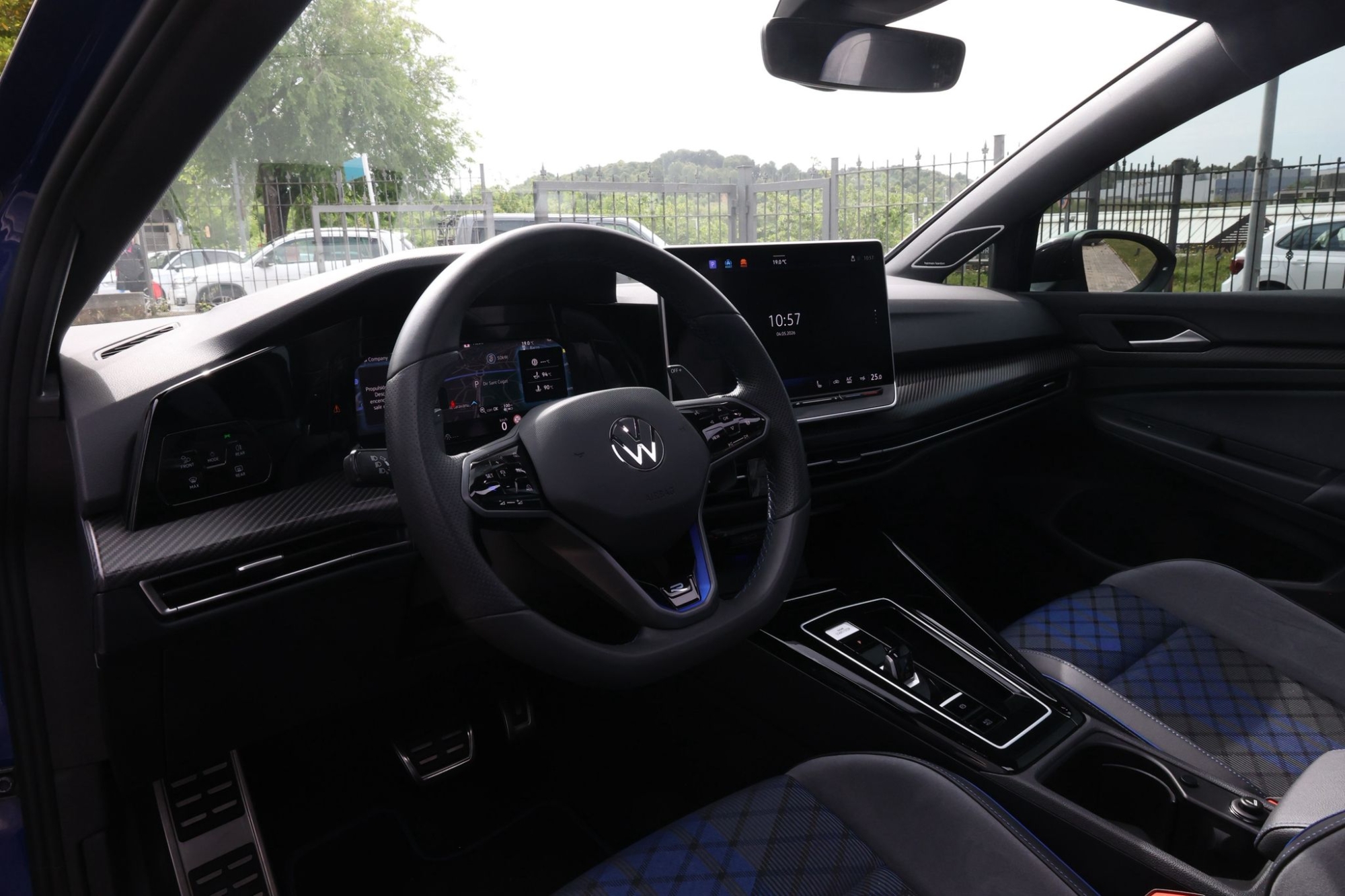 VOLKSWAGEN GOLF 8.5 R