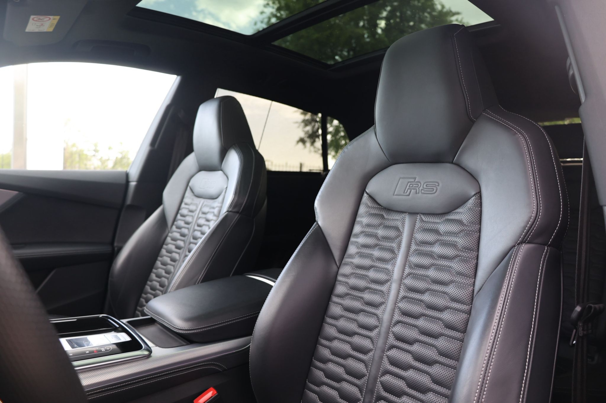 AUDI RSQ8