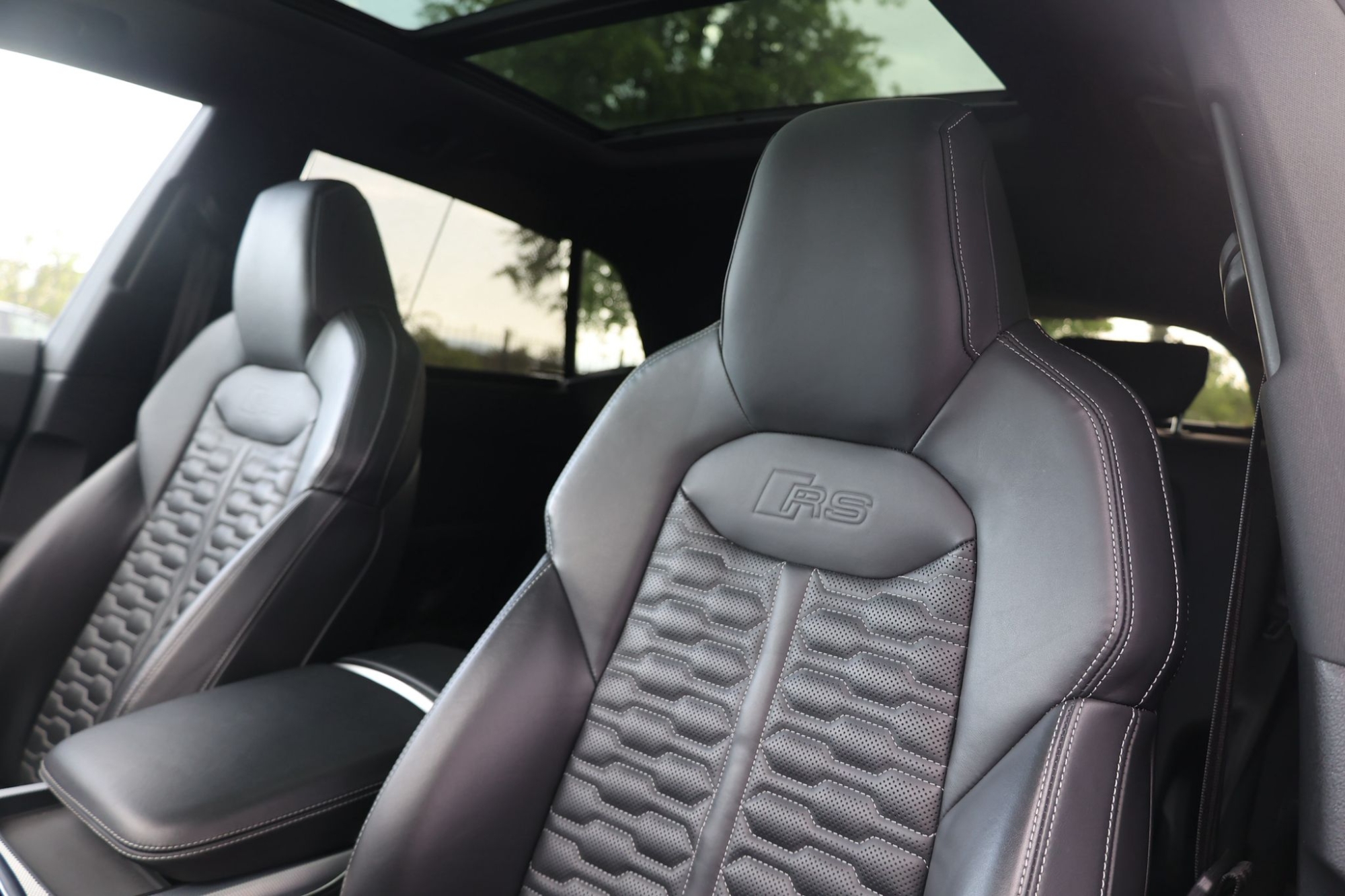 AUDI RSQ8