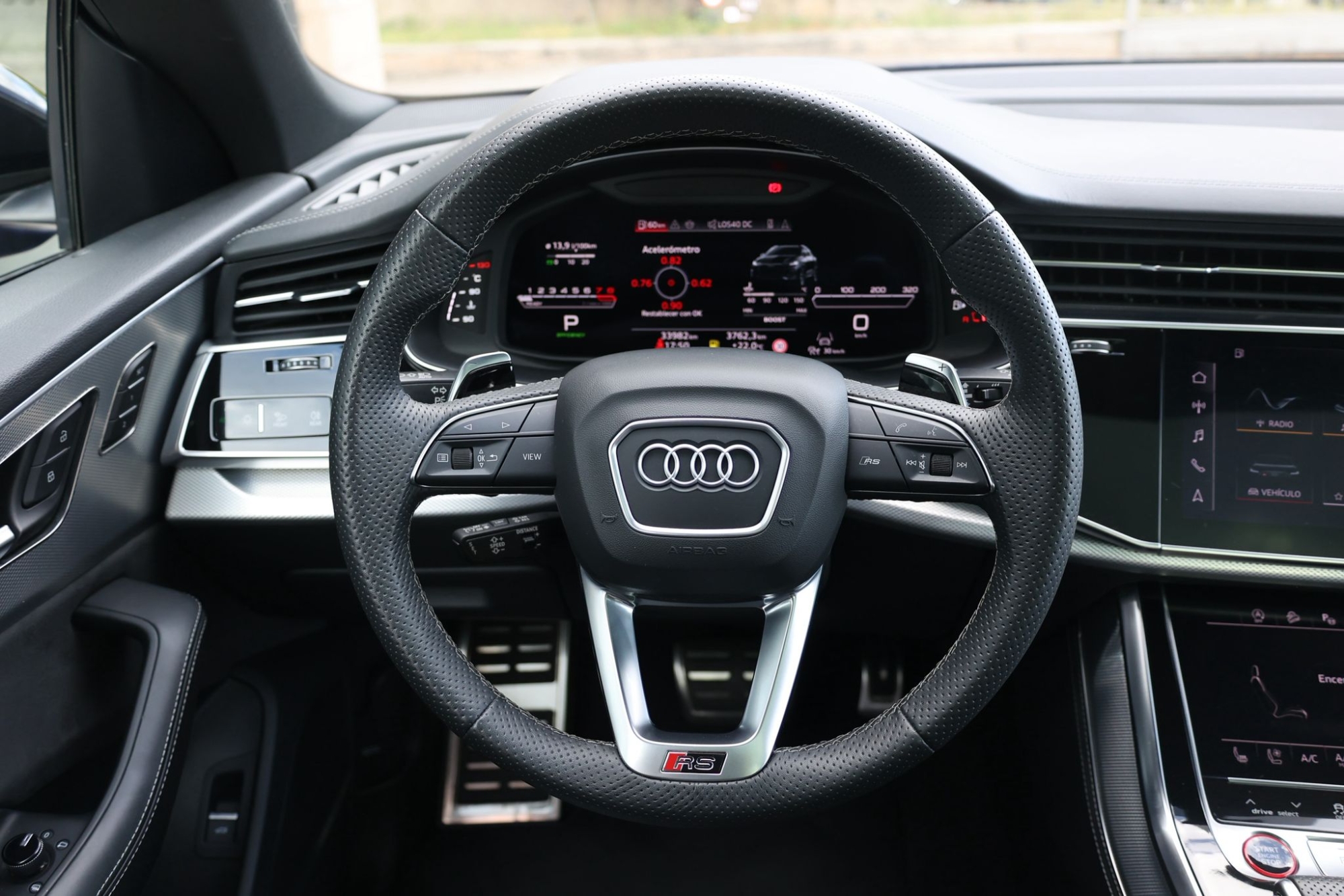 AUDI RSQ8