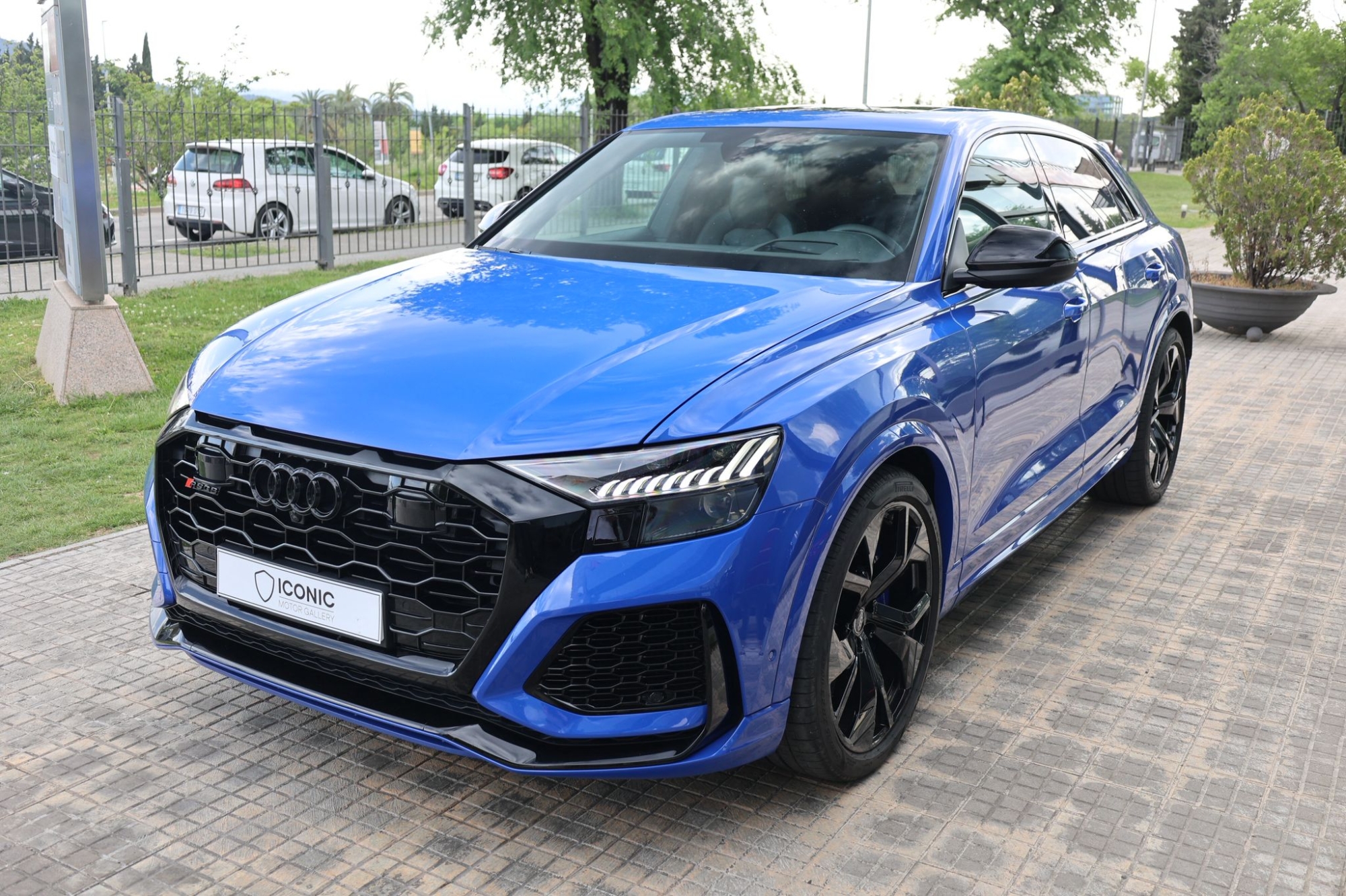 AUDI RSQ8