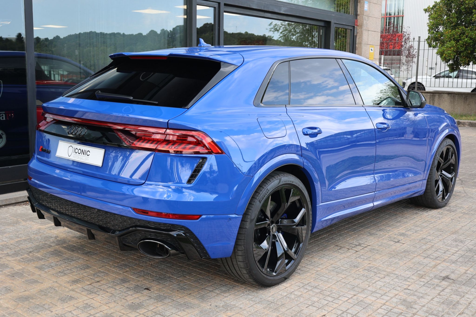 AUDI RSQ8