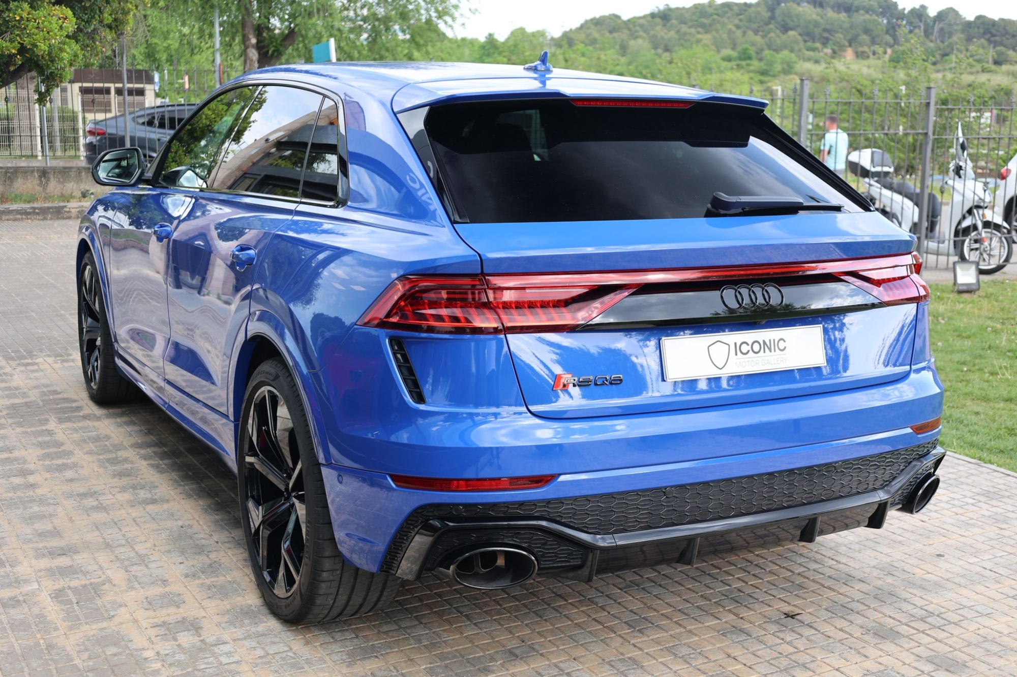 AUDI RSQ8