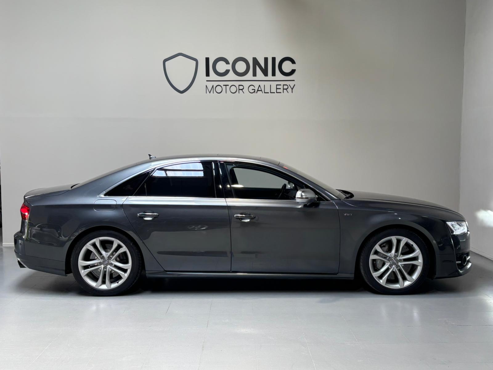 AUDI S8 V8 TURBO QUATTRO