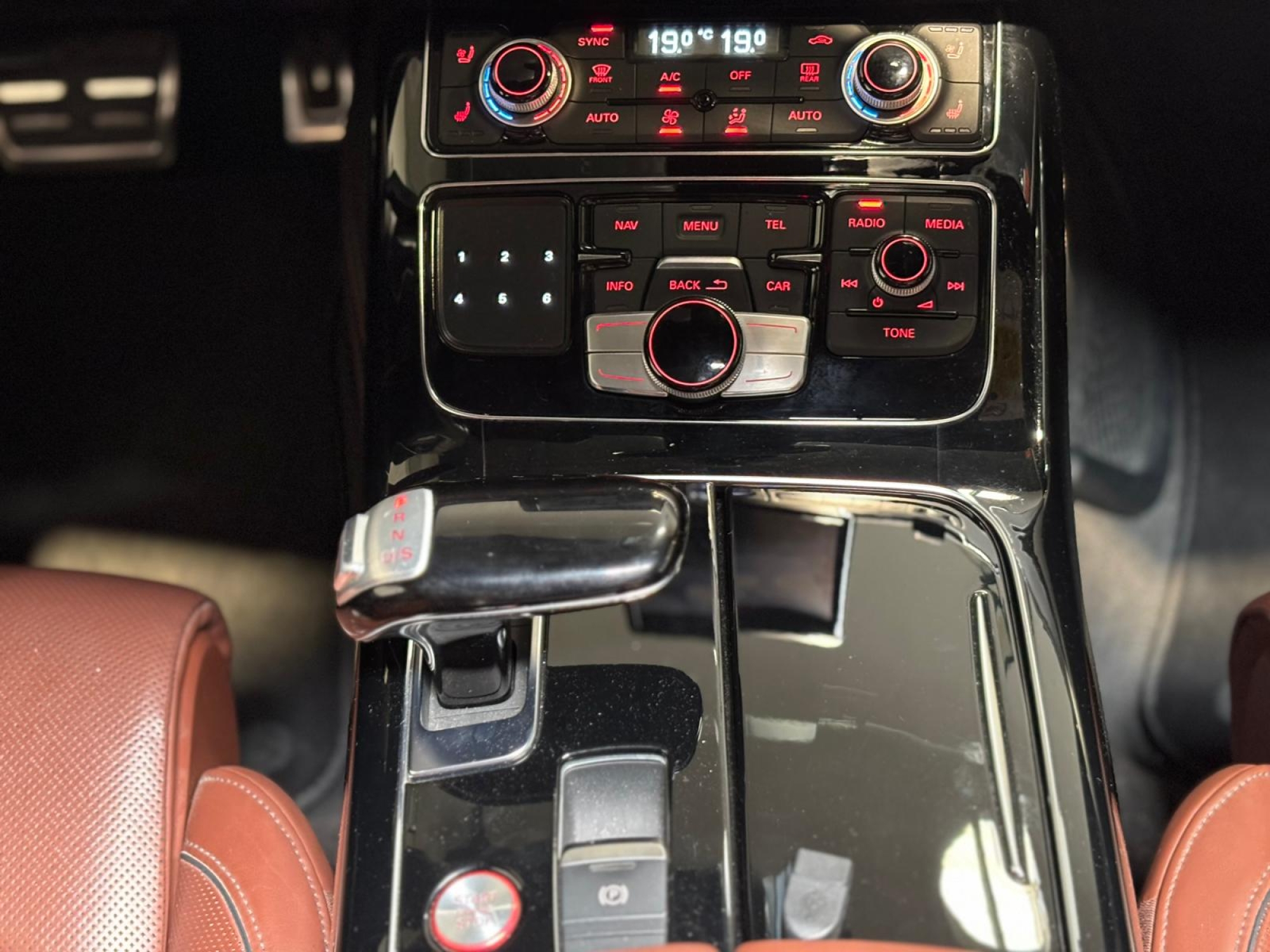 AUDI S8 V8 TURBO QUATTRO