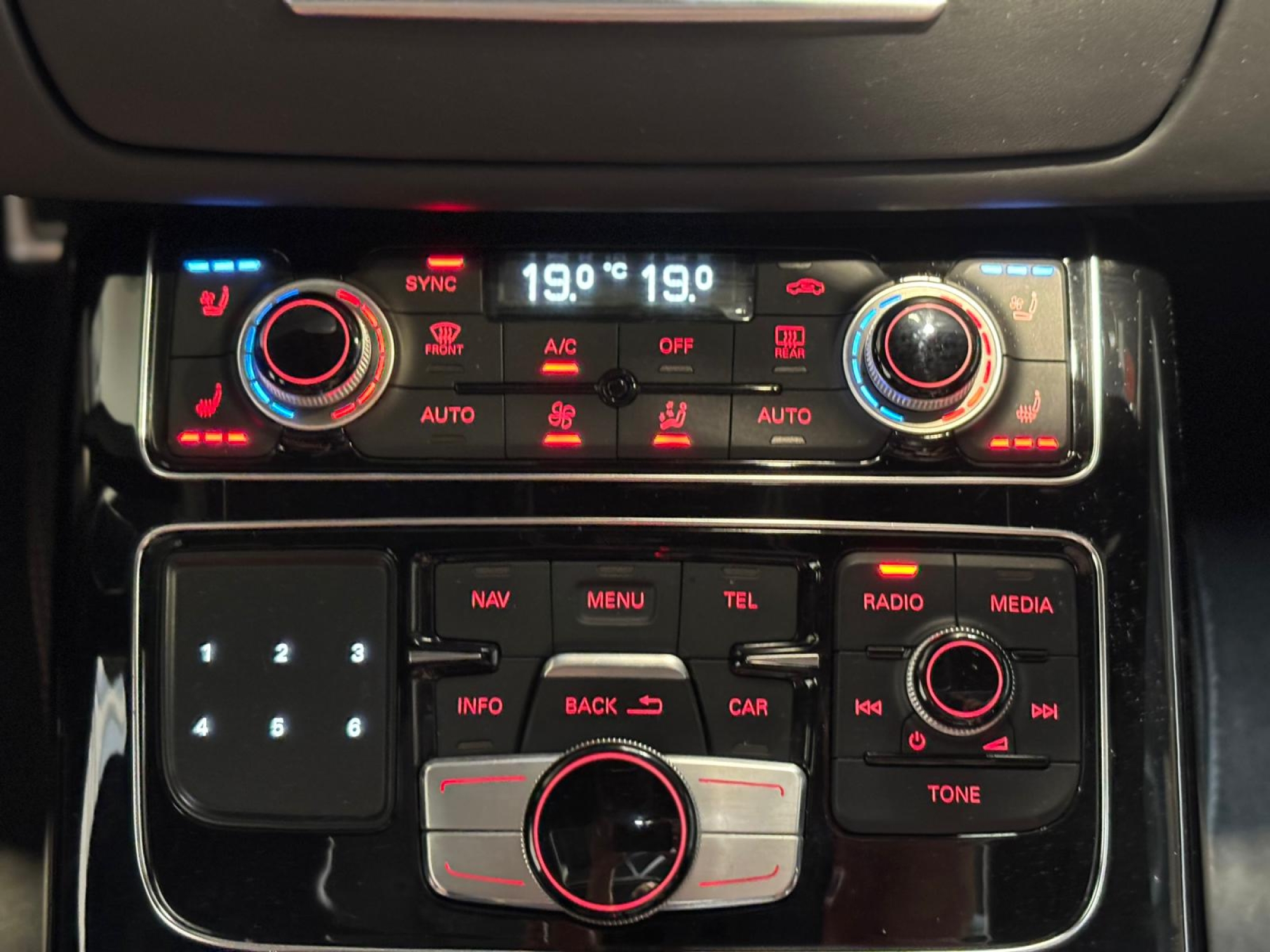 AUDI S8 V8 TURBO QUATTRO