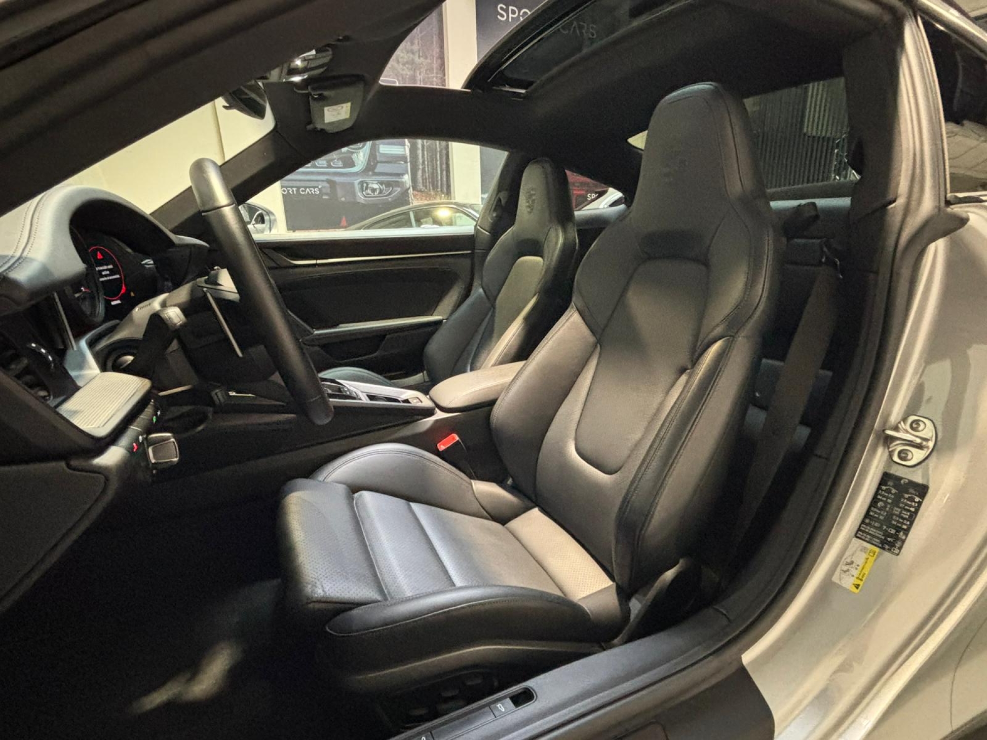 PORSCHE 911 992 CARRERA 4 GTS