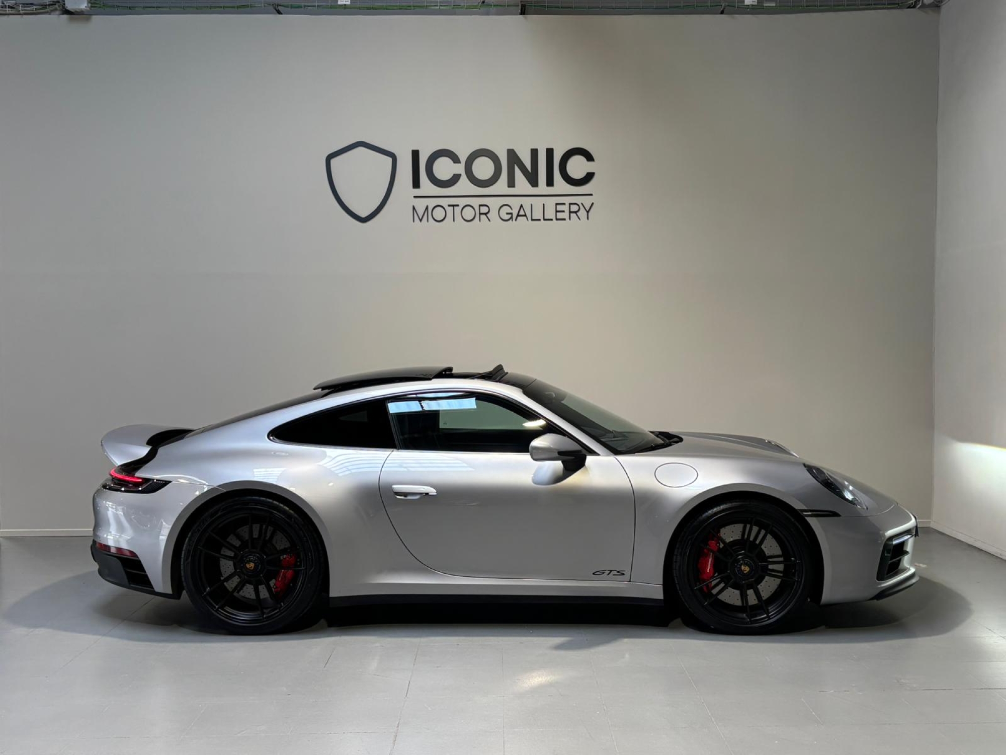 PORSCHE 911 992 CARRERA 4 GTS