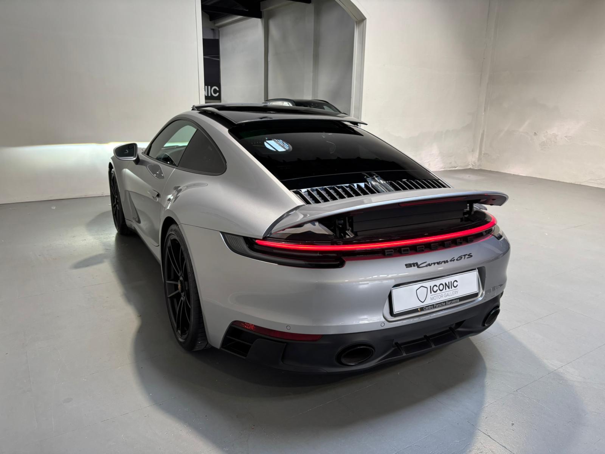 PORSCHE 911 992 CARRERA 4 GTS