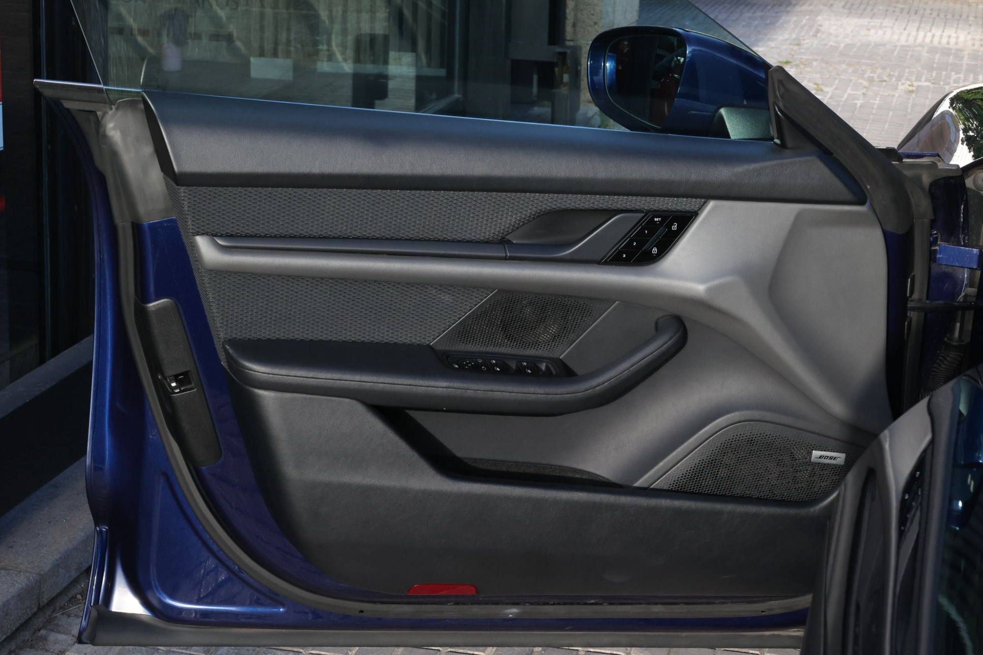 PORSCHE TAYCAN TURBO 