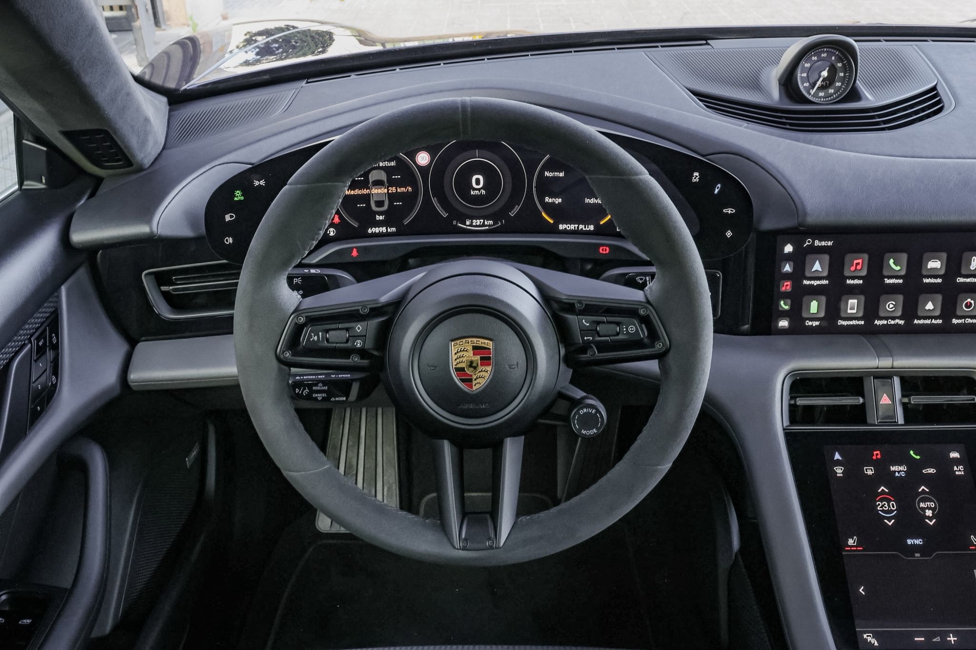 PORSCHE TAYCAN TURBO 