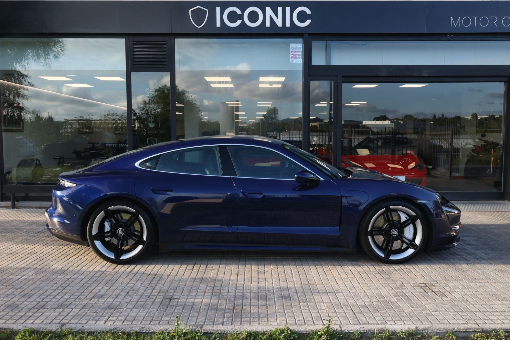 PORSCHE TAYCAN TURBO 